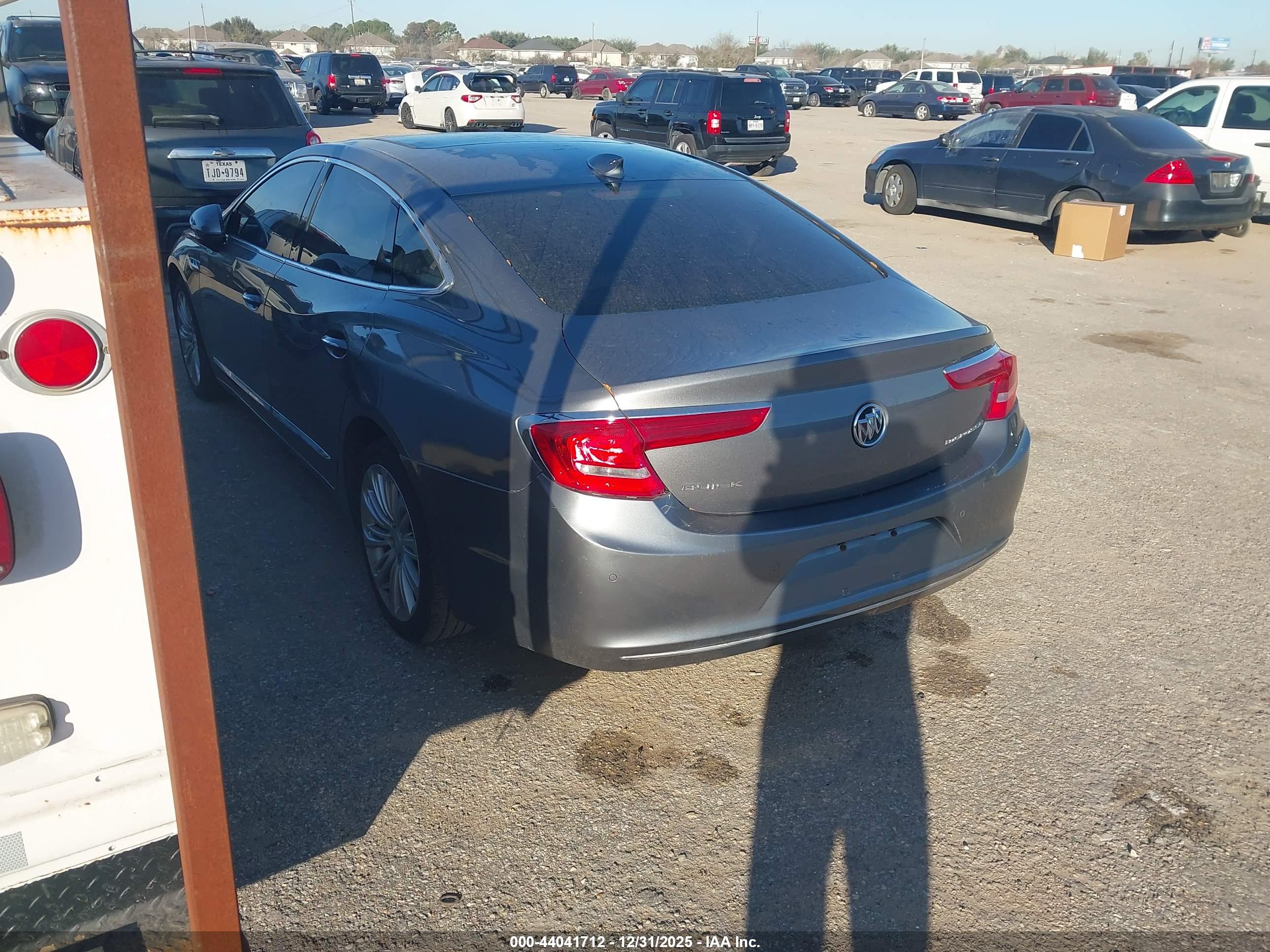 BUICK LACROSSE image 3