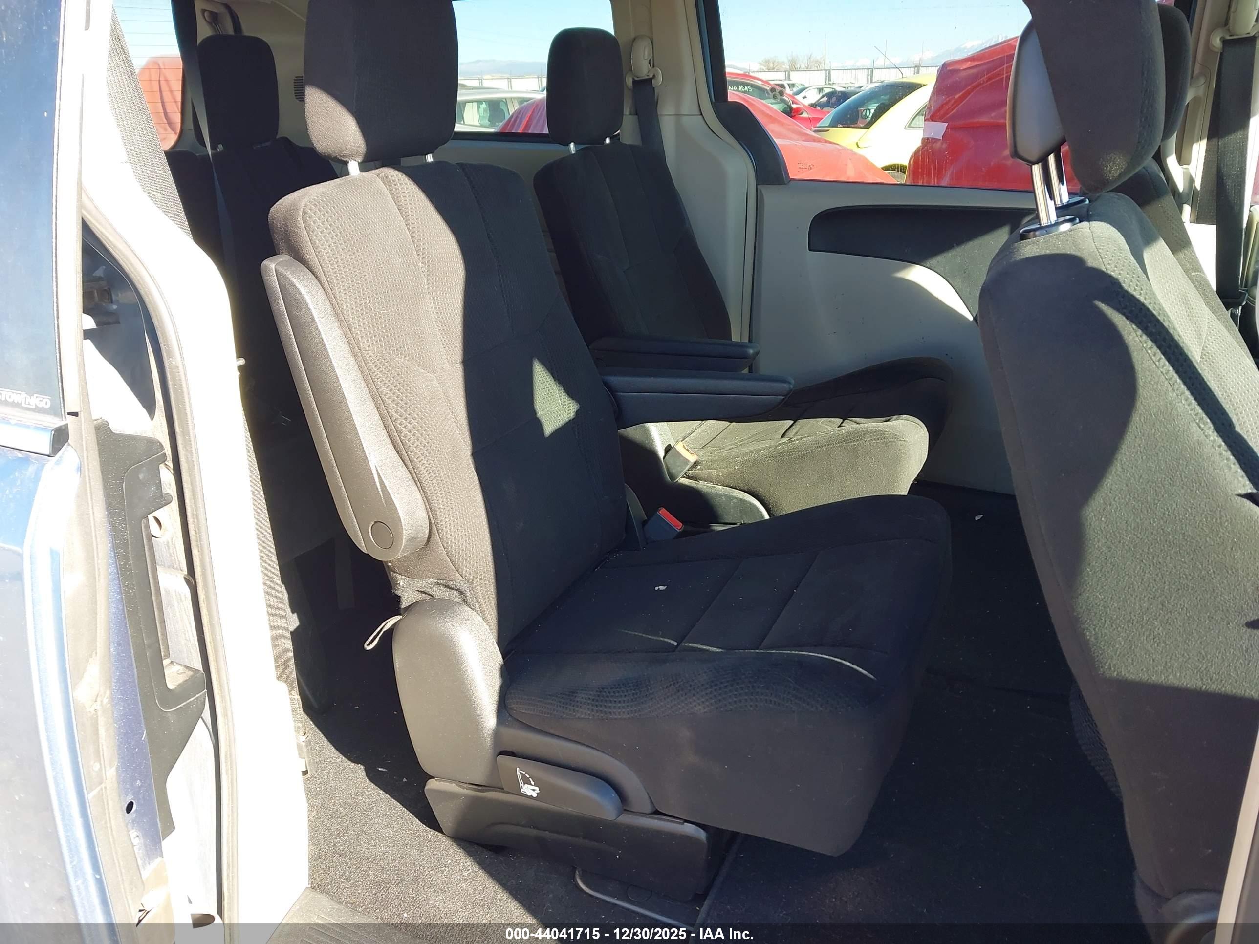 CHRYSLER TOWN image 8