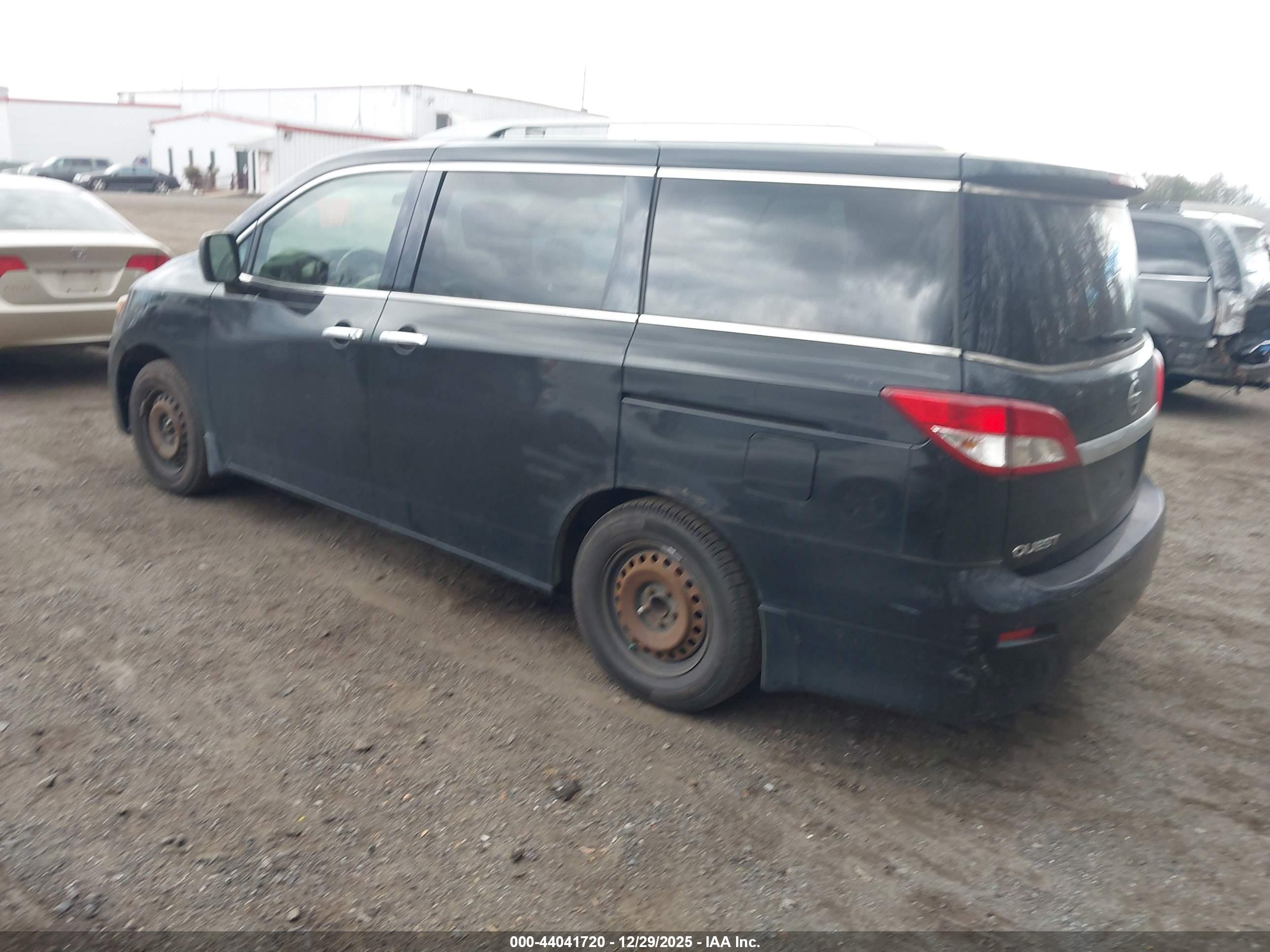 NISSAN QUEST image 3