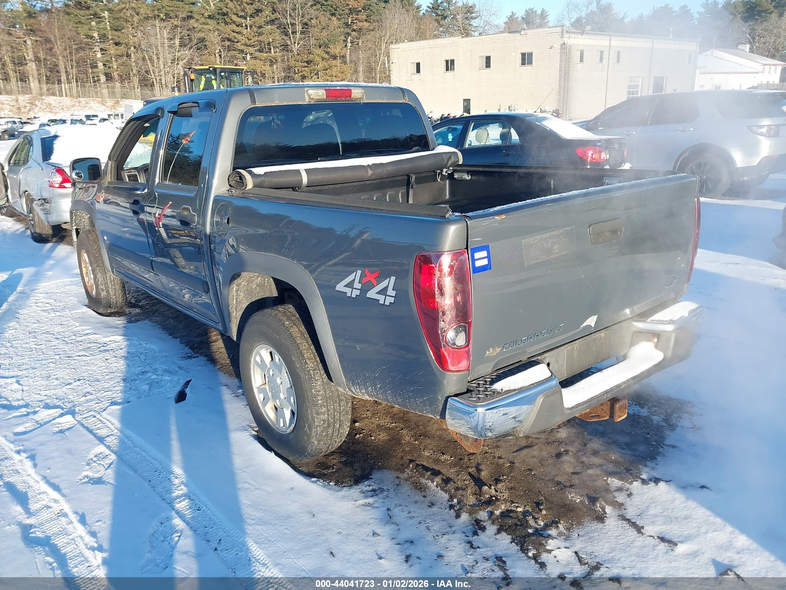 CHEVROLET COLORADO image 3