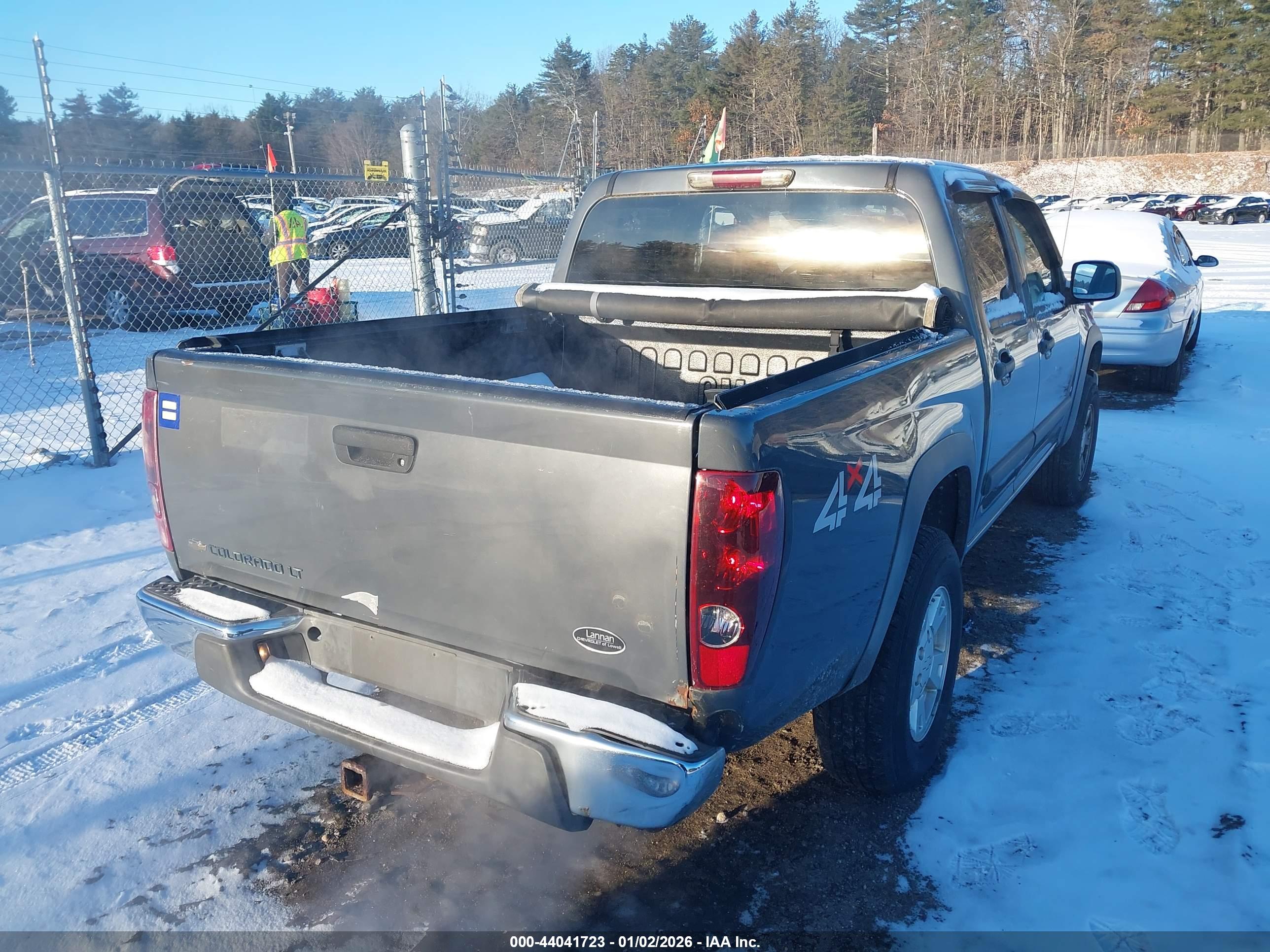 CHEVROLET COLORADO image 4