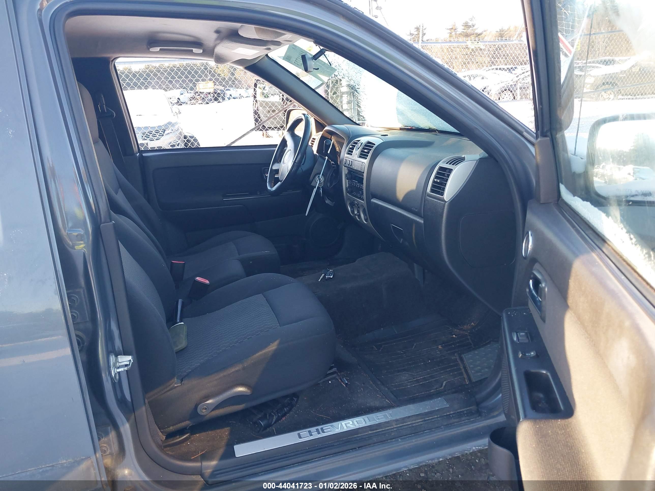 CHEVROLET COLORADO image 5