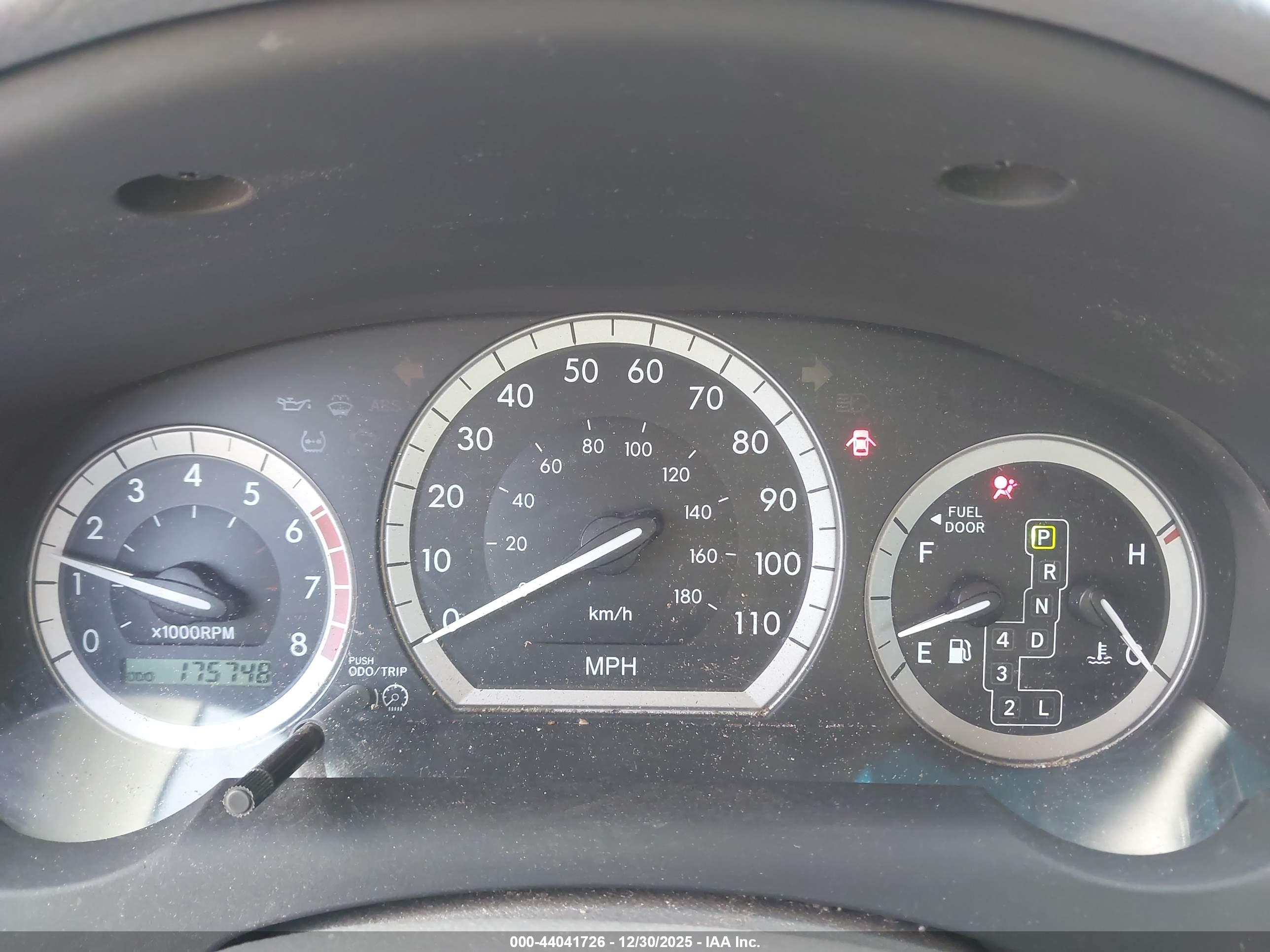 TOYOTA SIENNA image 7