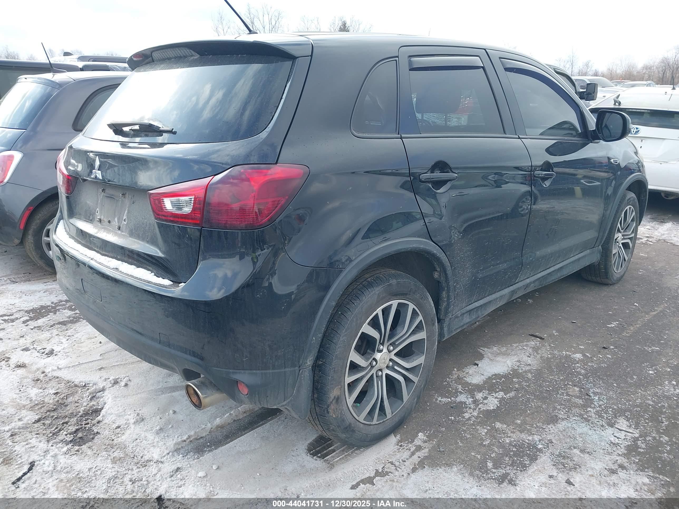 MITSUBISHI OUTLANDER image 4