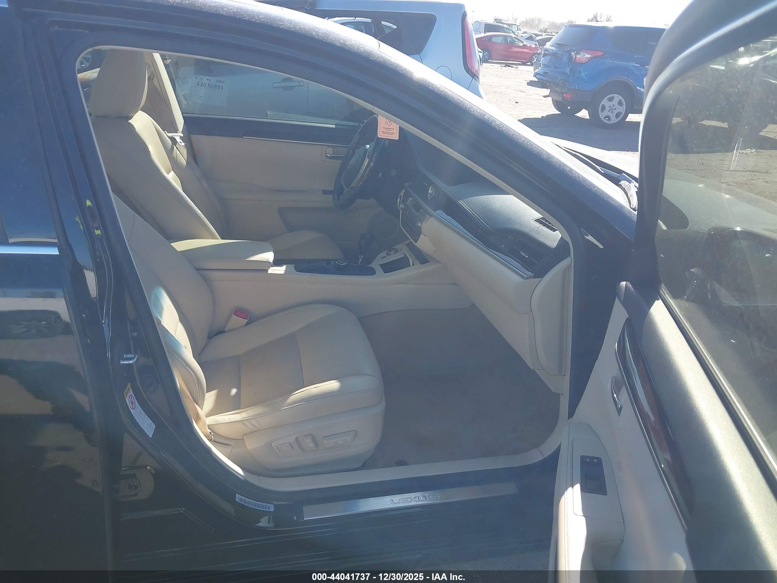 LEXUS ES image 5