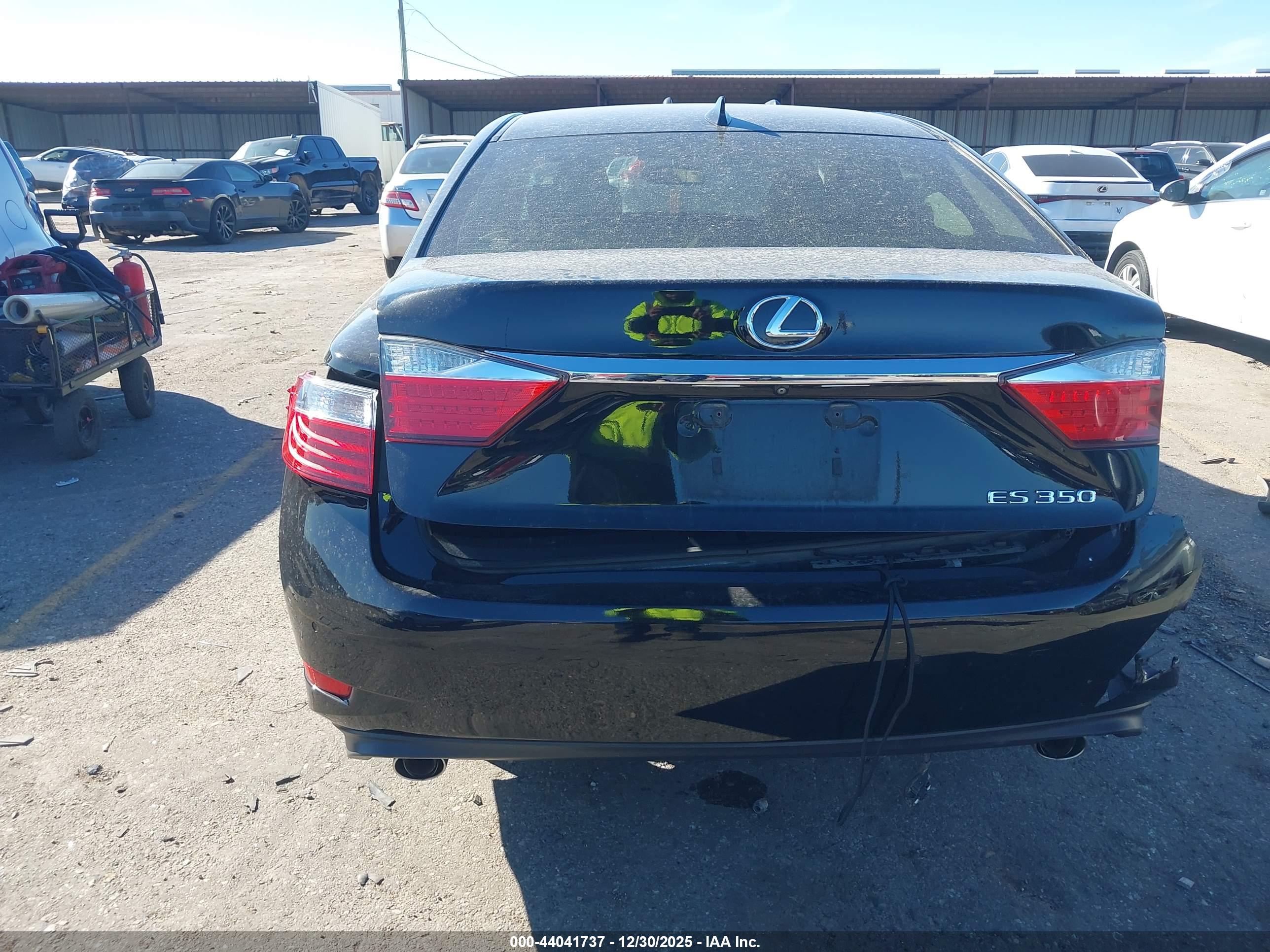 LEXUS ES image 6