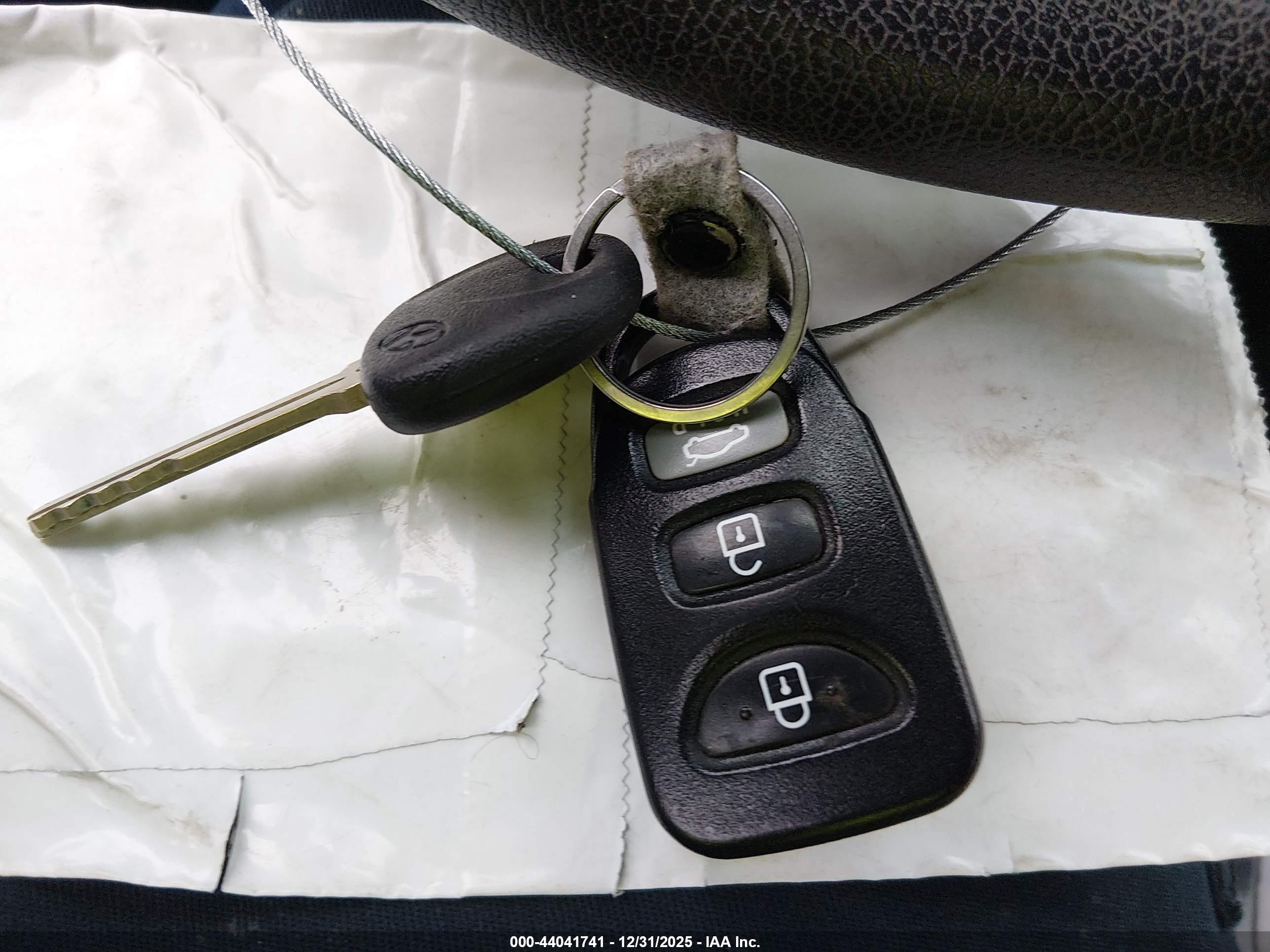 HYUNDAI ELANTRA image 11