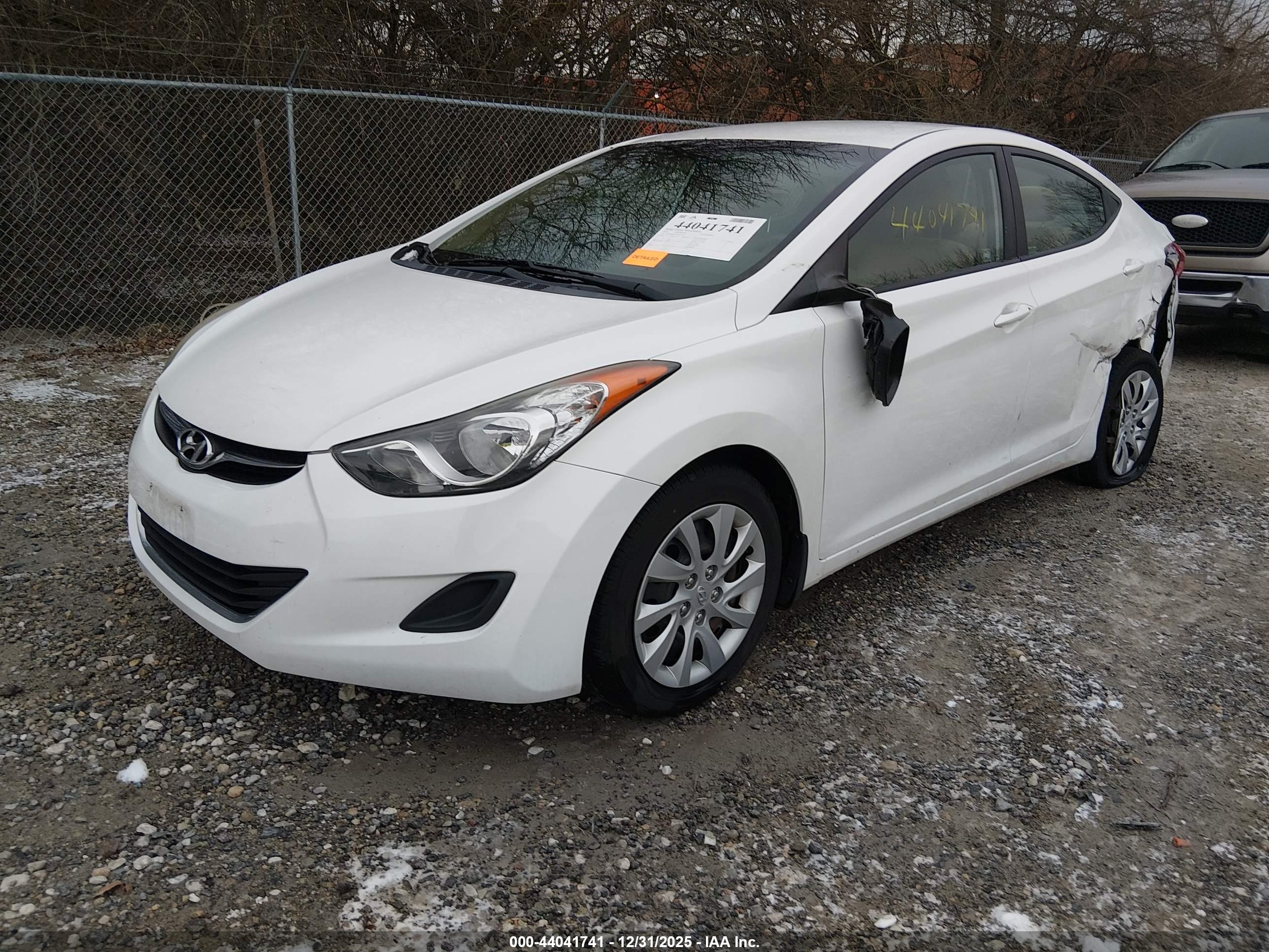 HYUNDAI ELANTRA image 2