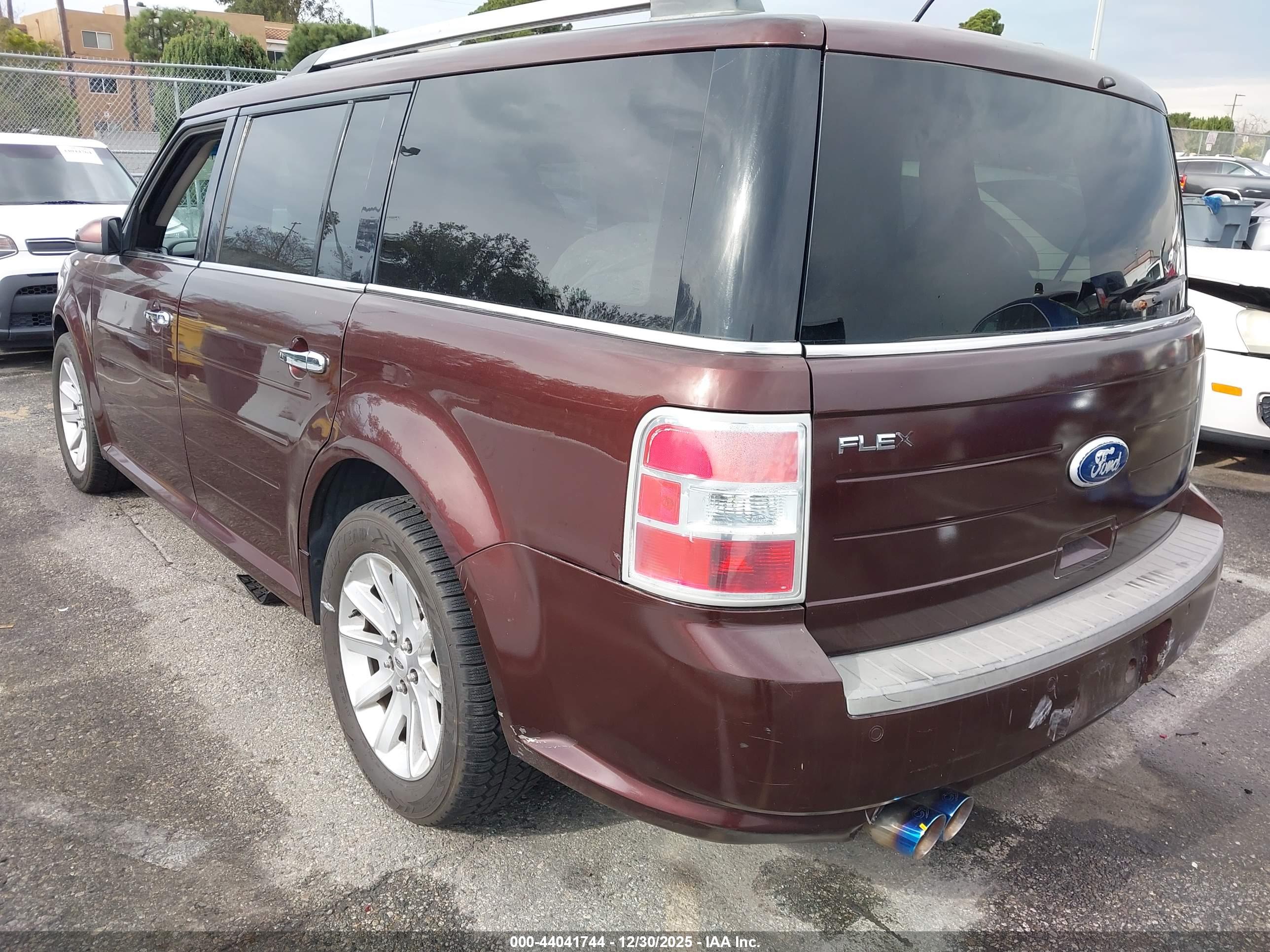 FORD FLEX image 3