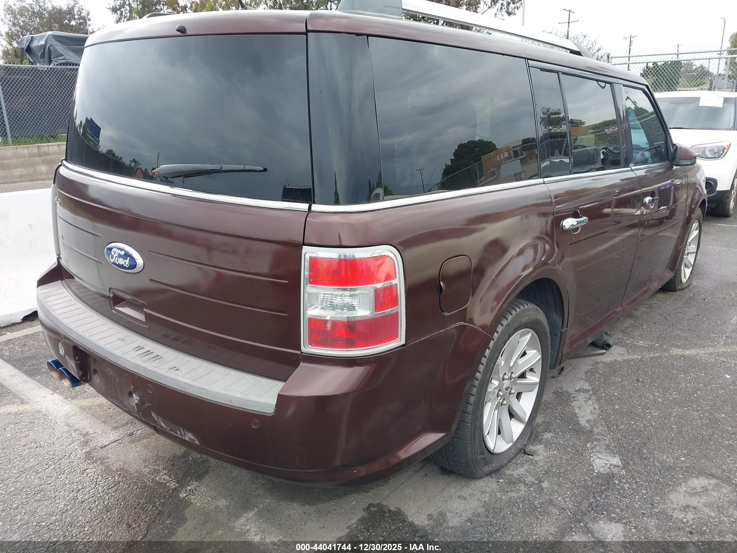 FORD FLEX image 4