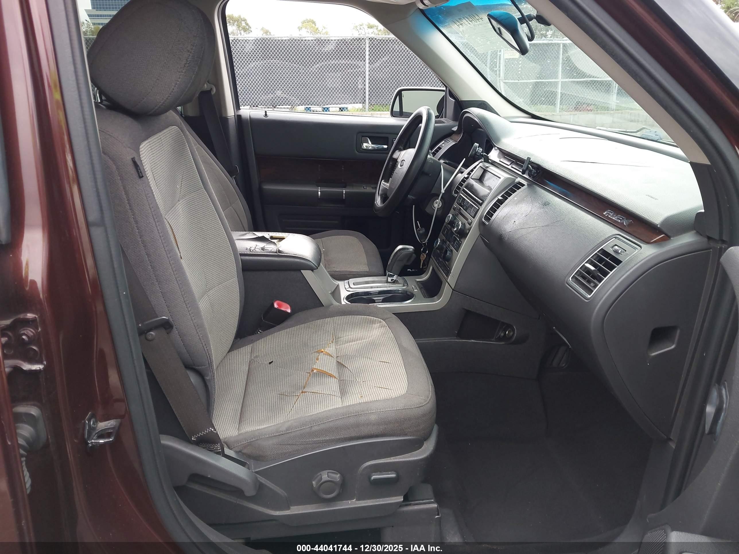 FORD FLEX image 5