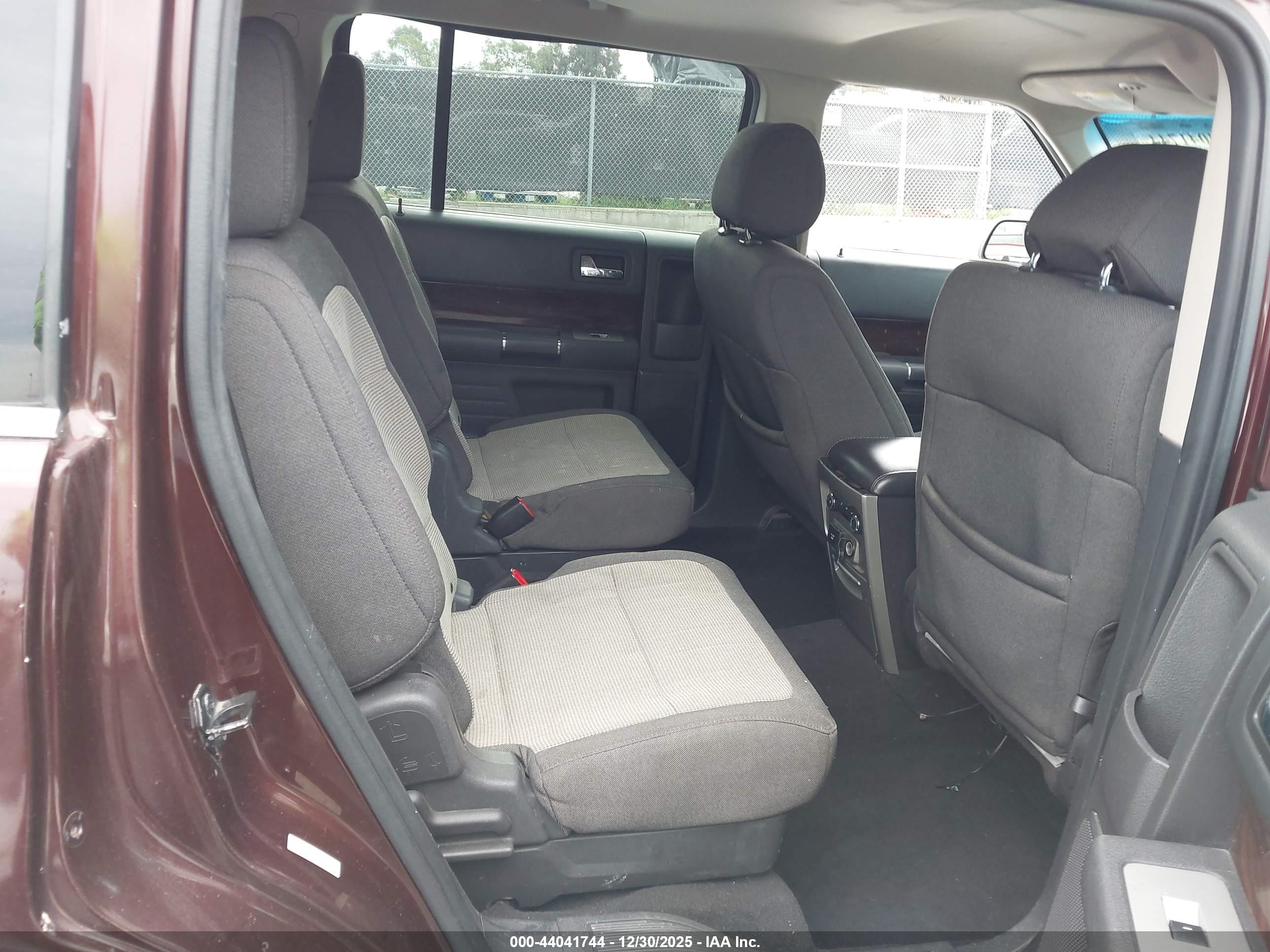 FORD FLEX image 8