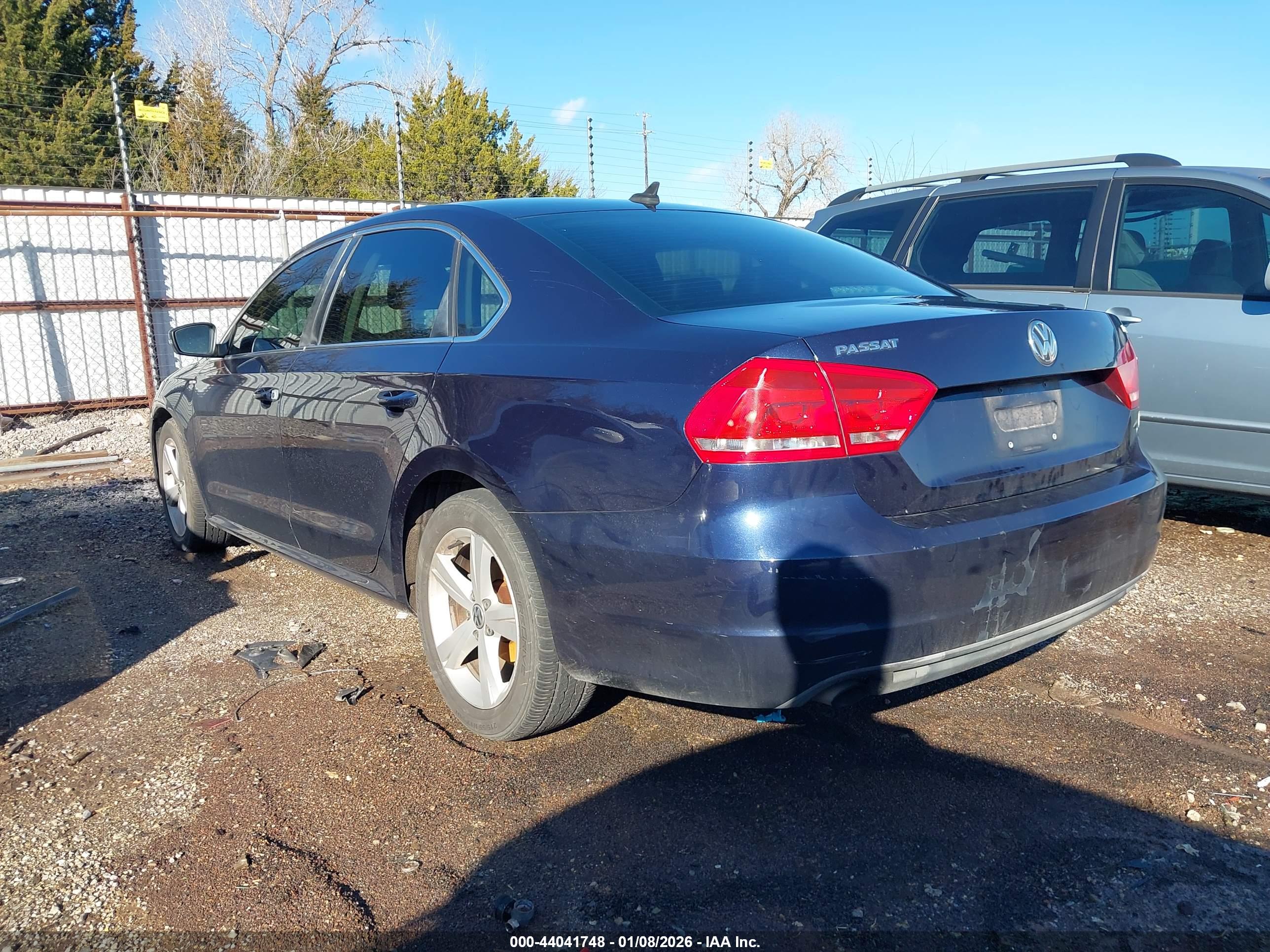 VOLKSWAGEN PASSAT image 3