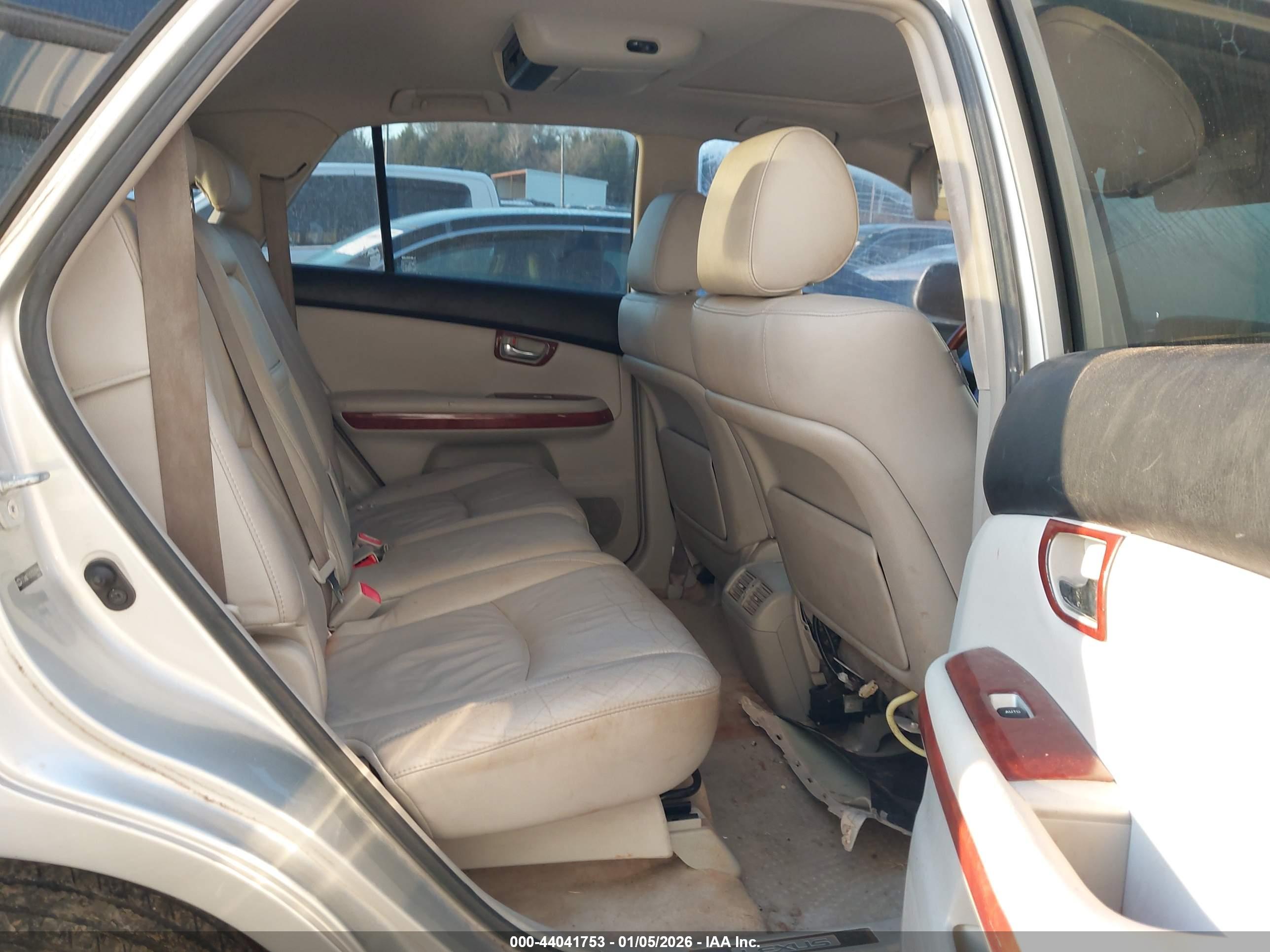 LEXUS RX image 8