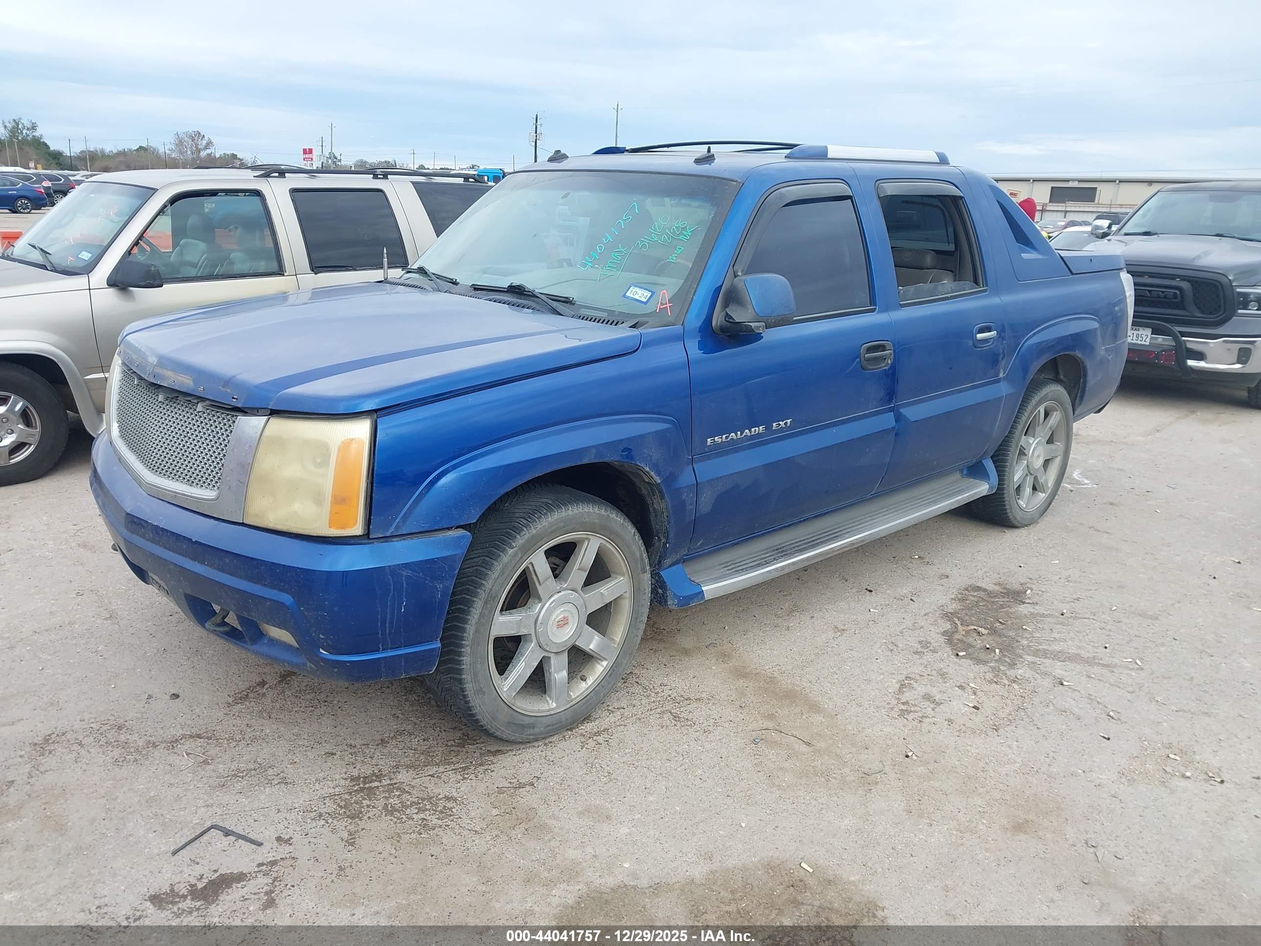 CADILLAC ESCALADE image 2