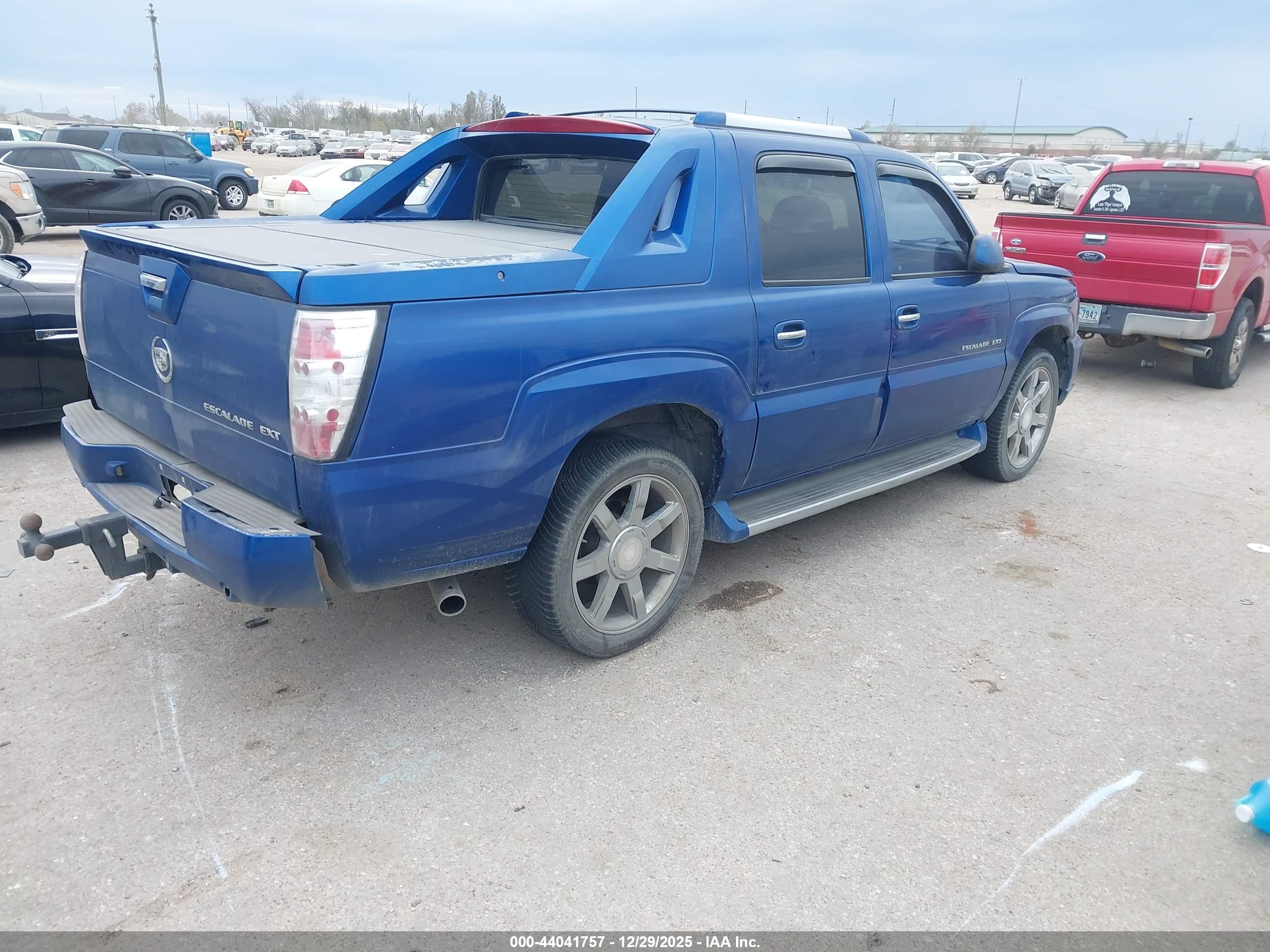 CADILLAC ESCALADE image 4