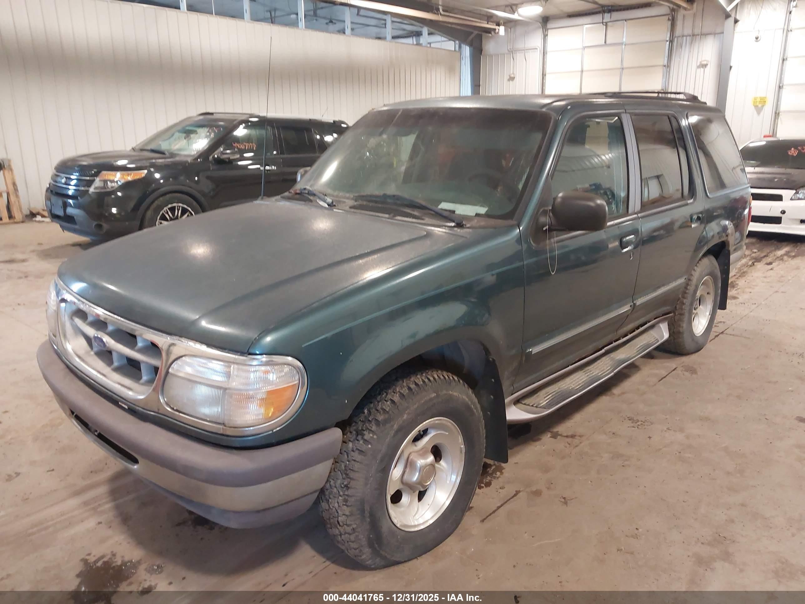 FORD EXPLORER image 2