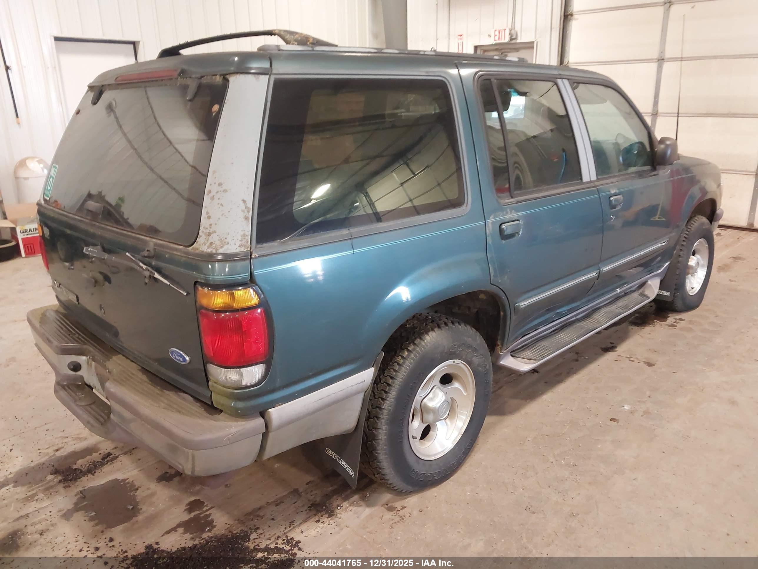 FORD EXPLORER image 4