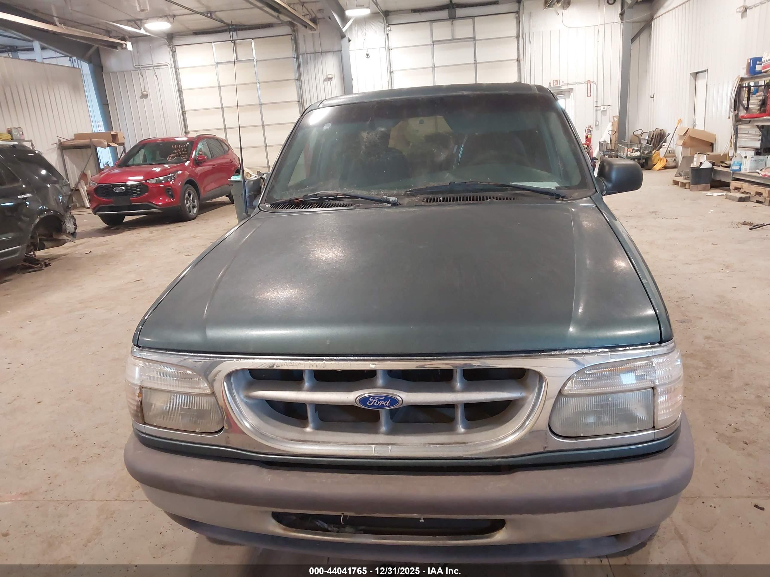 FORD EXPLORER image 6