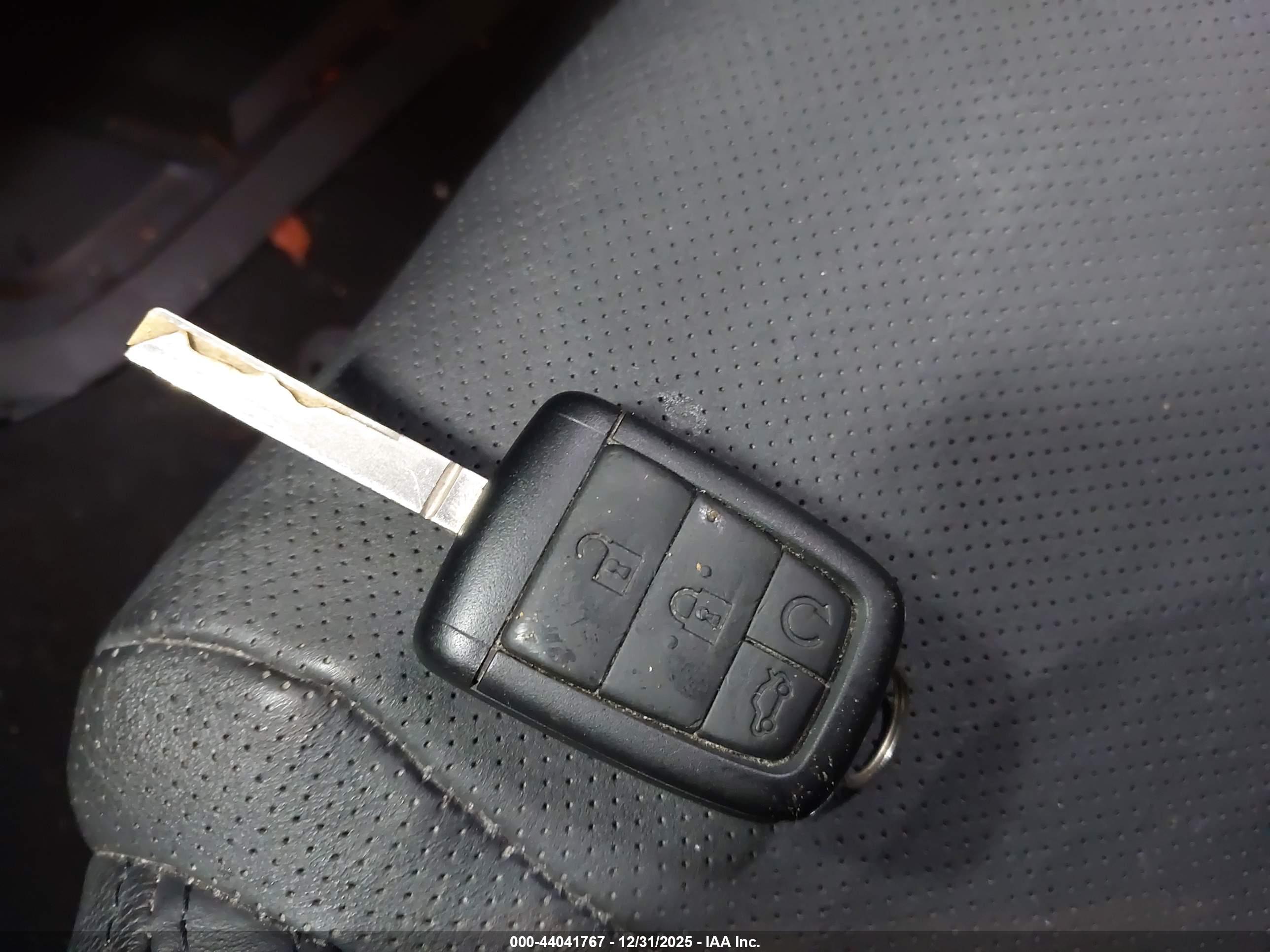 PONTIAC G8 image 11