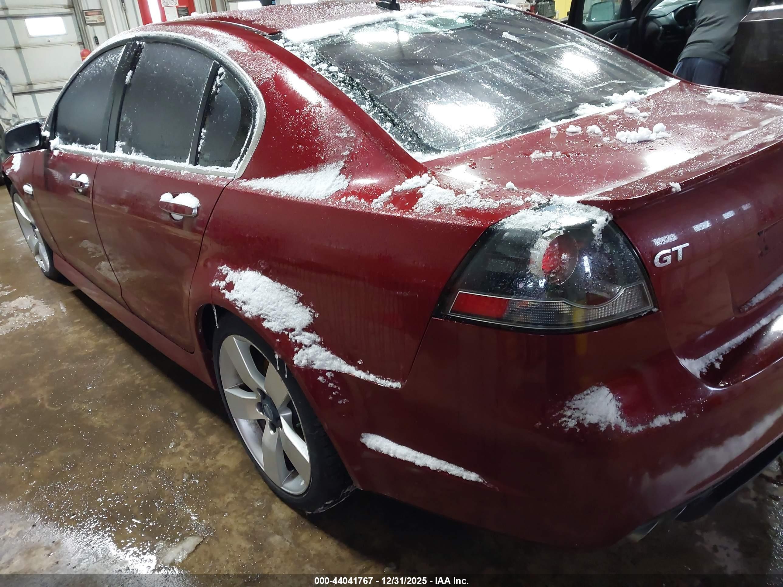 PONTIAC G8 image 3