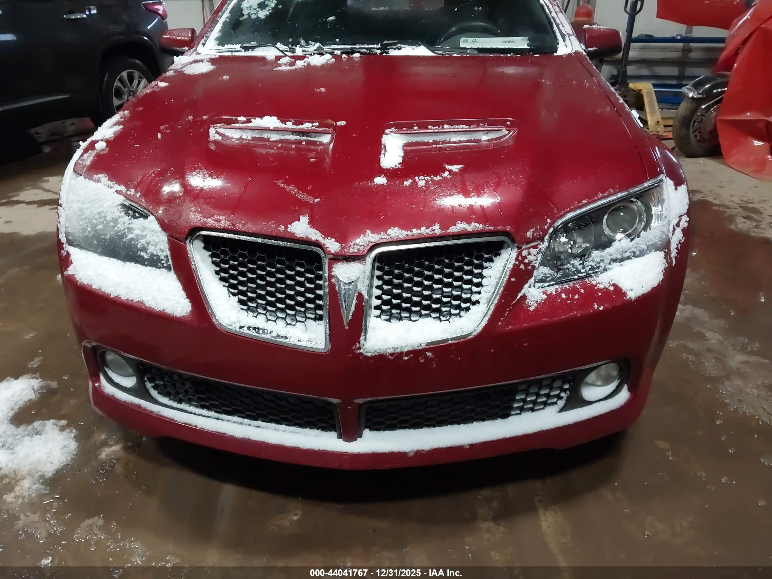 PONTIAC G8 image 6