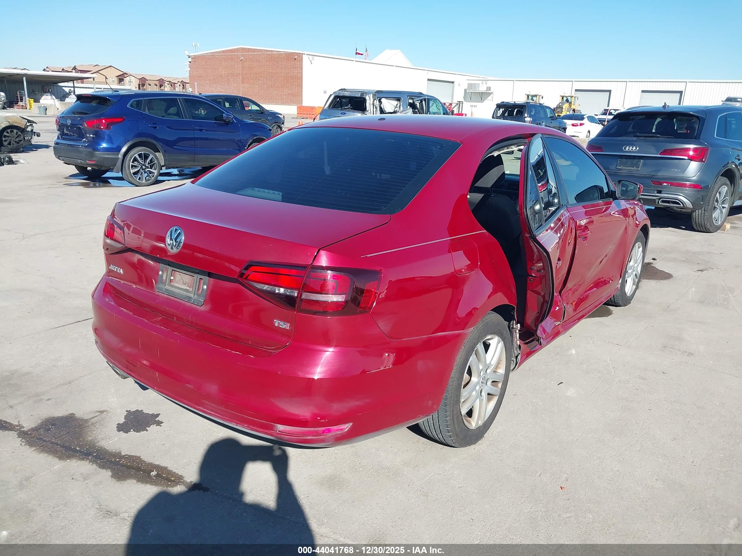 VOLKSWAGEN JETTA image 4