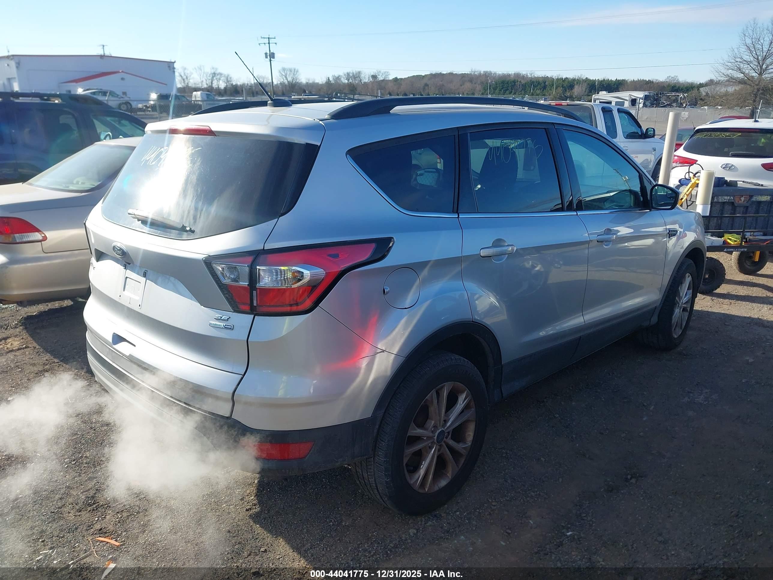 FORD ESCAPE image 4