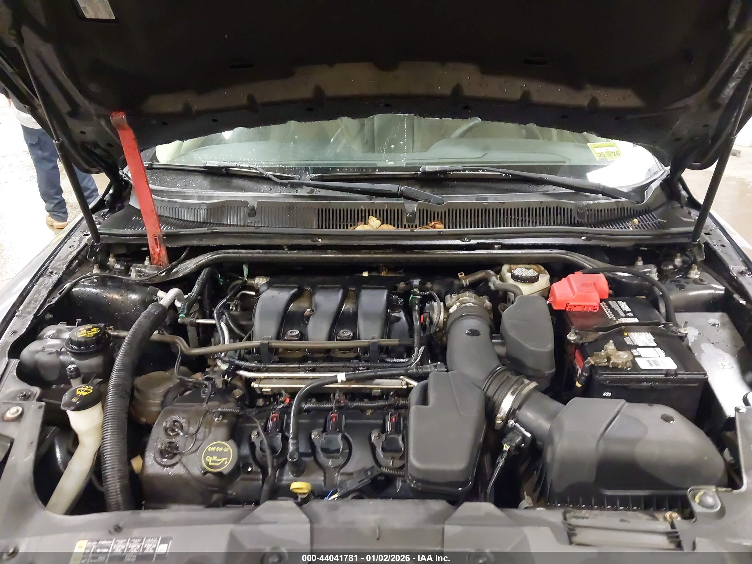 FORD TAURUS image 10