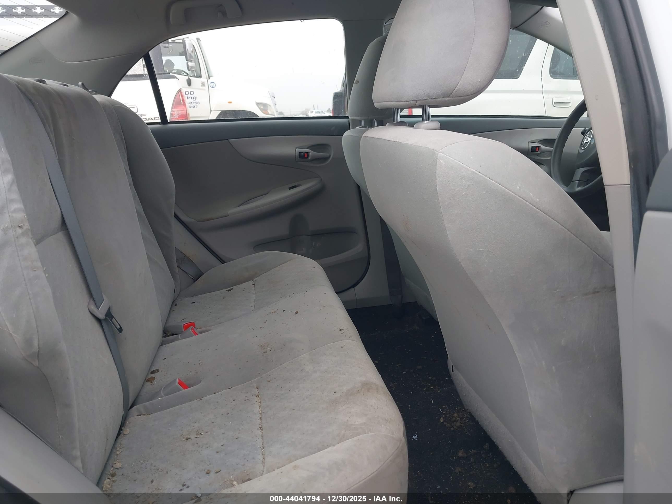 TOYOTA COROLLA image 8