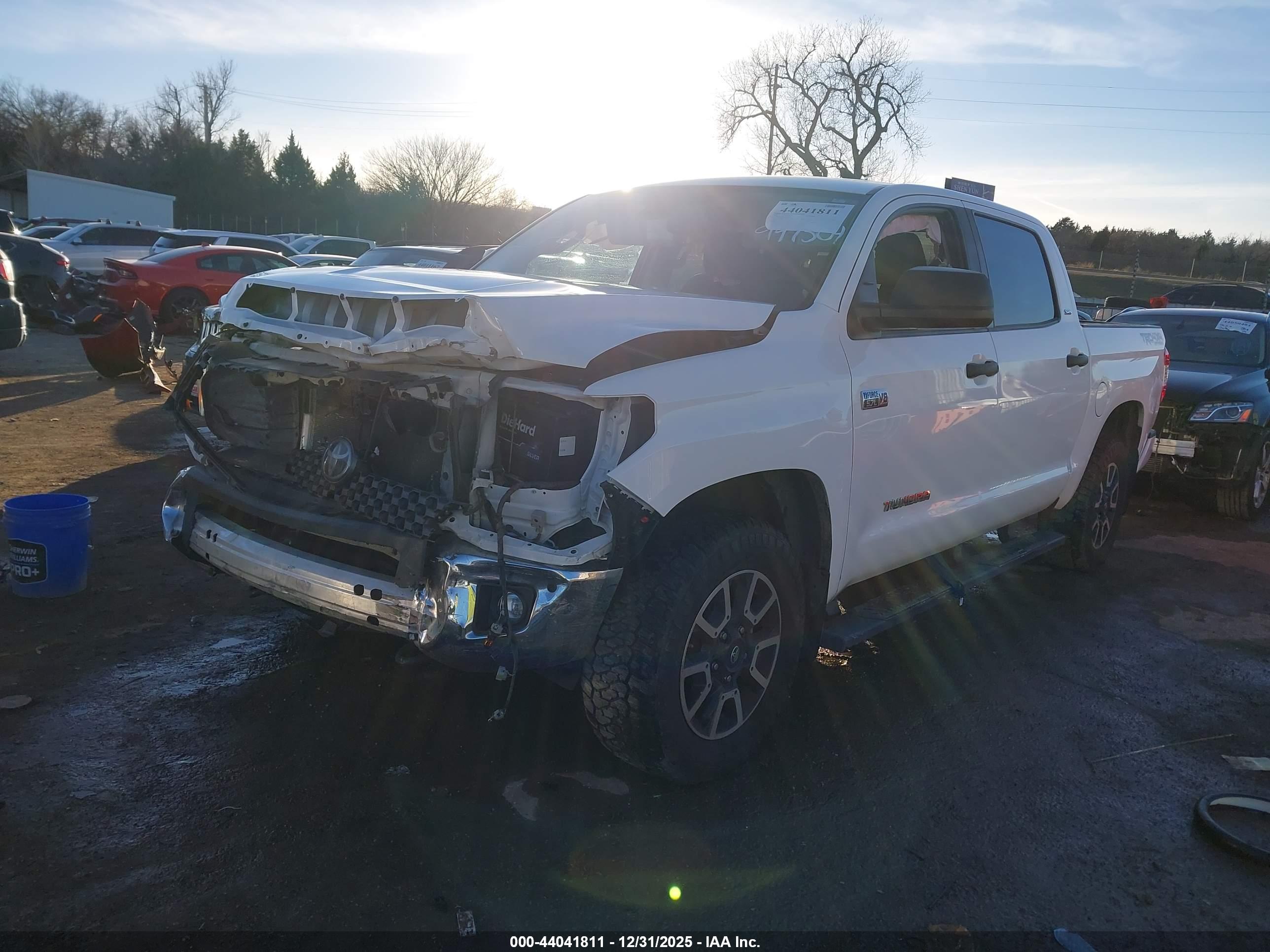 TOYOTA TUNDRA image 2