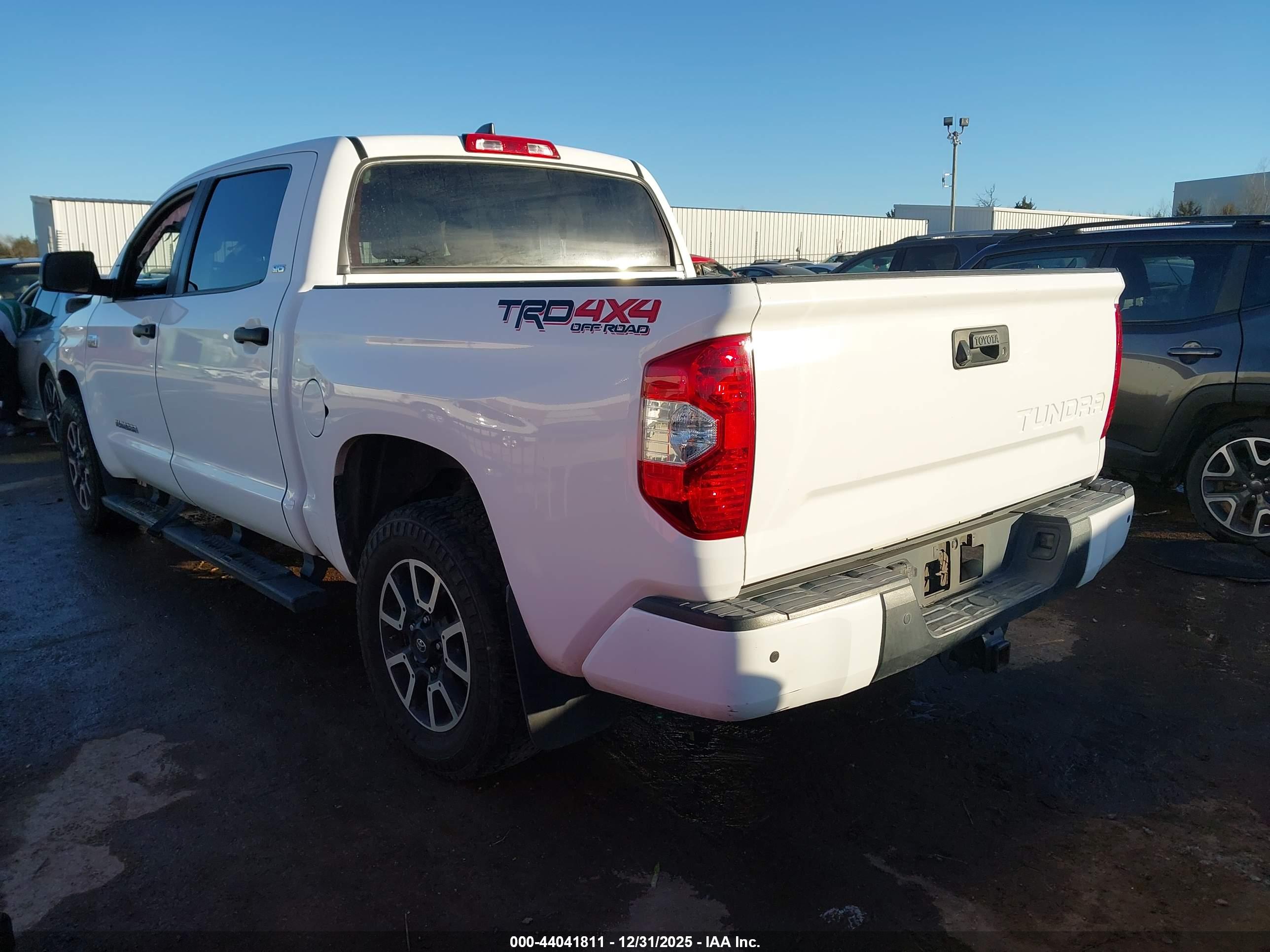TOYOTA TUNDRA image 3