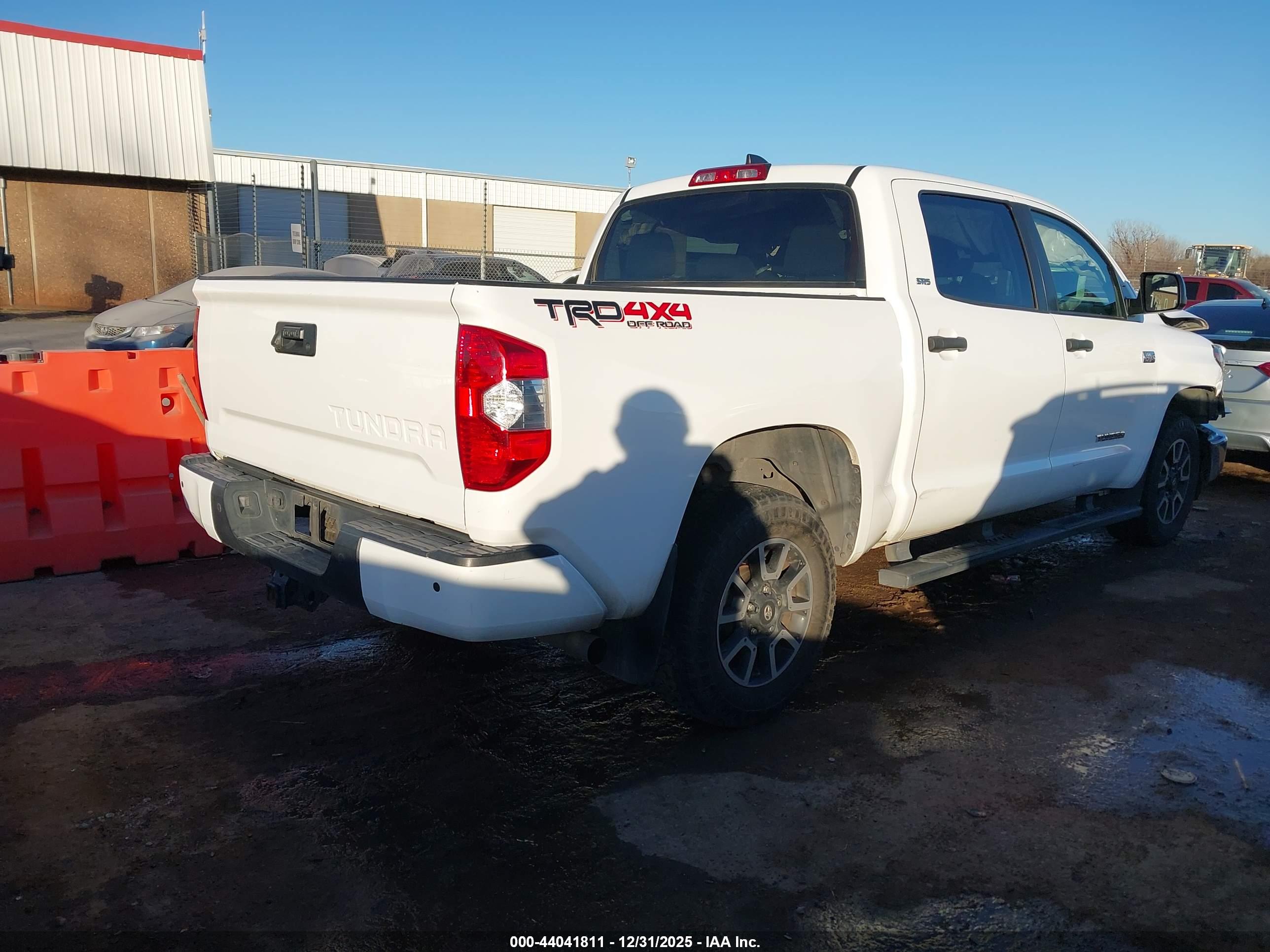 TOYOTA TUNDRA image 4
