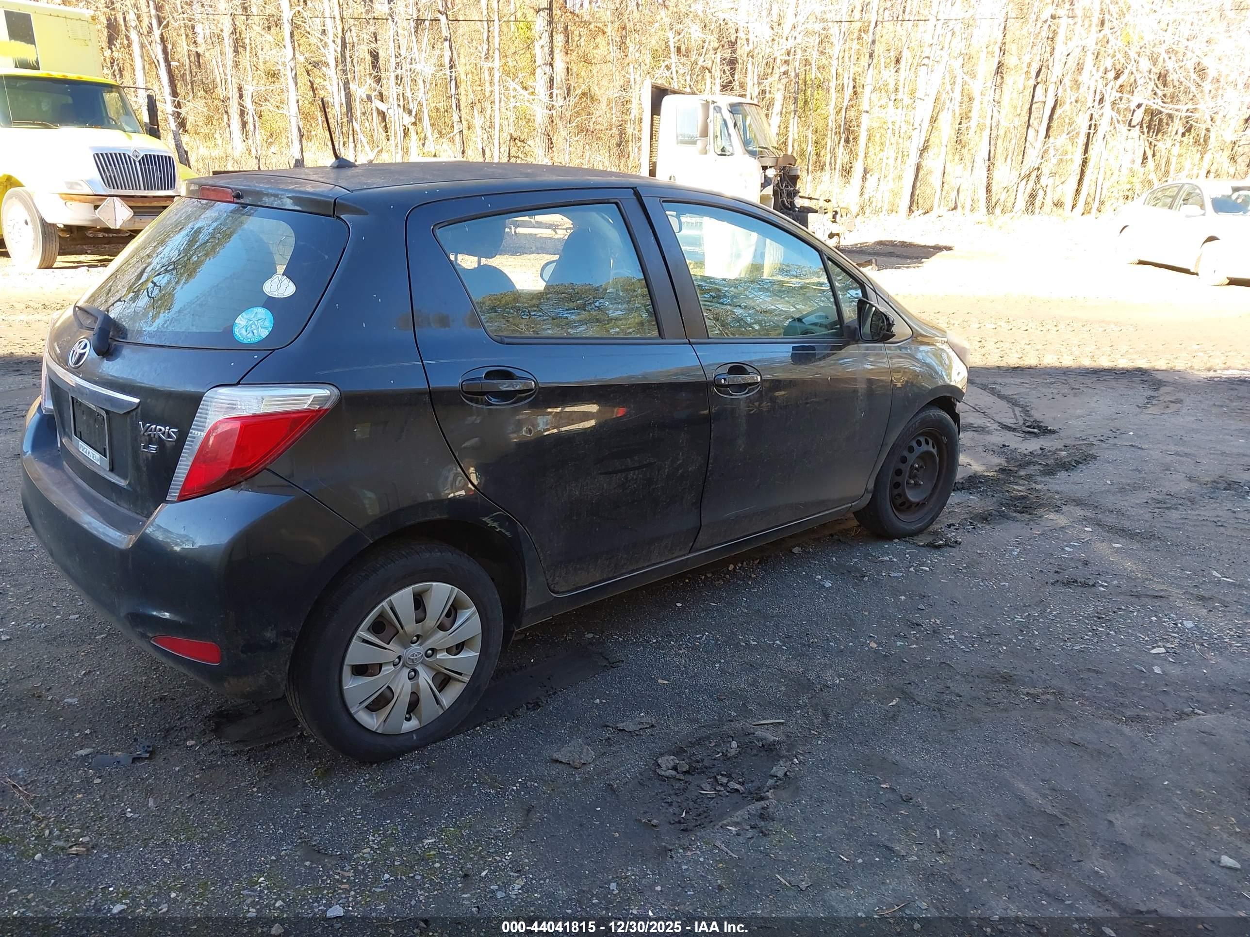 TOYOTA YARIS image 4