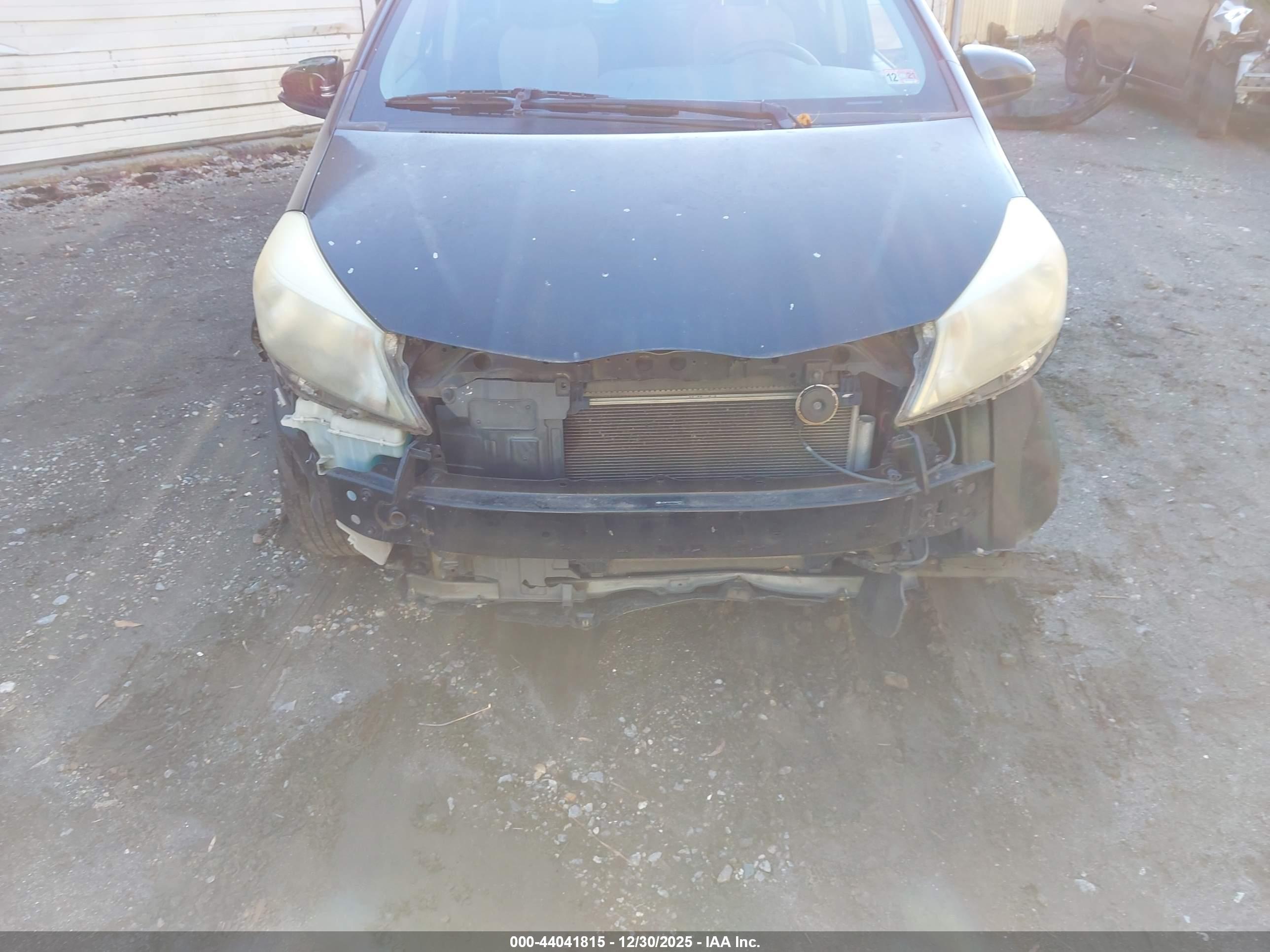 TOYOTA YARIS image 6