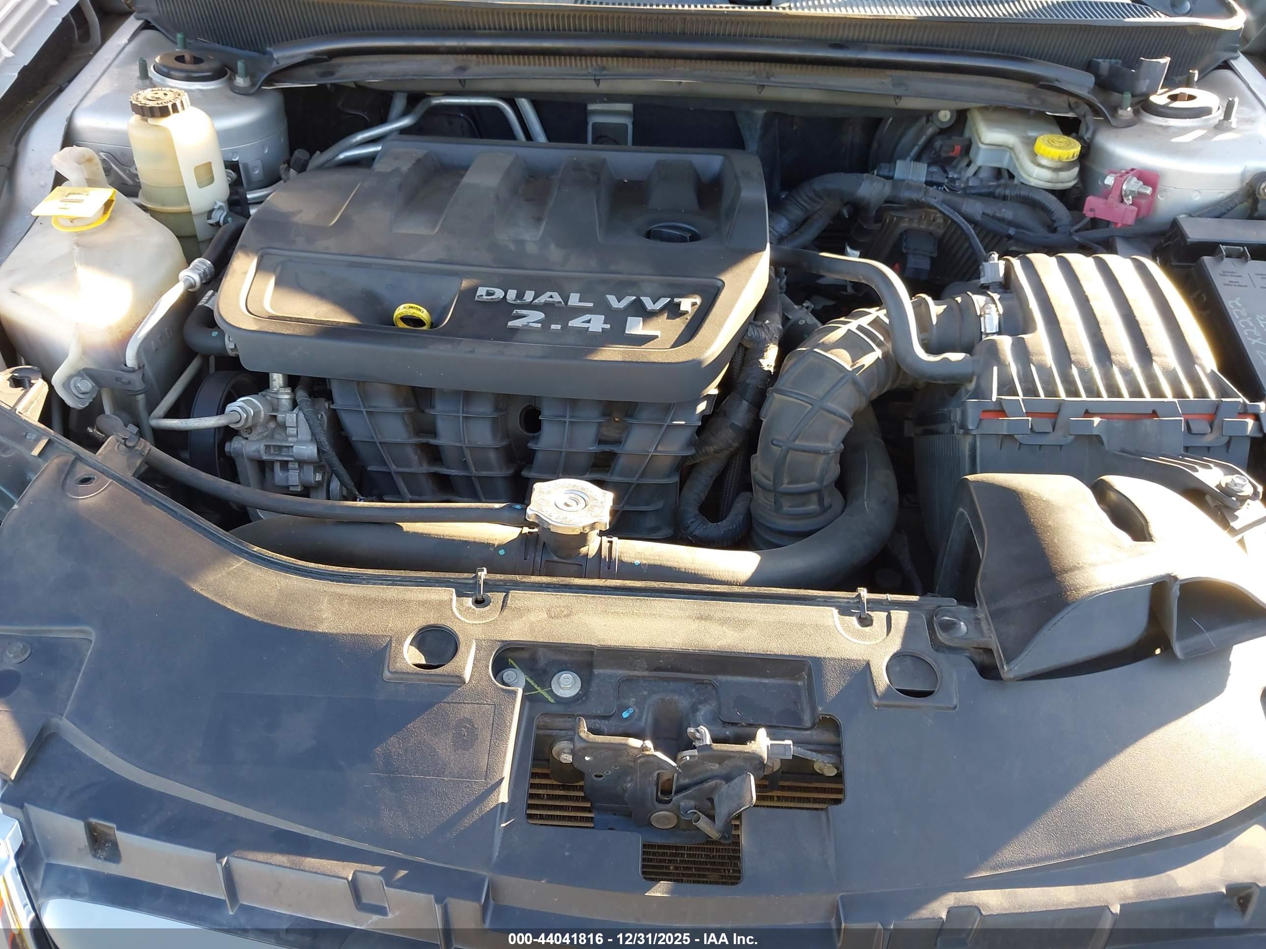 CHRYSLER 200 image 10