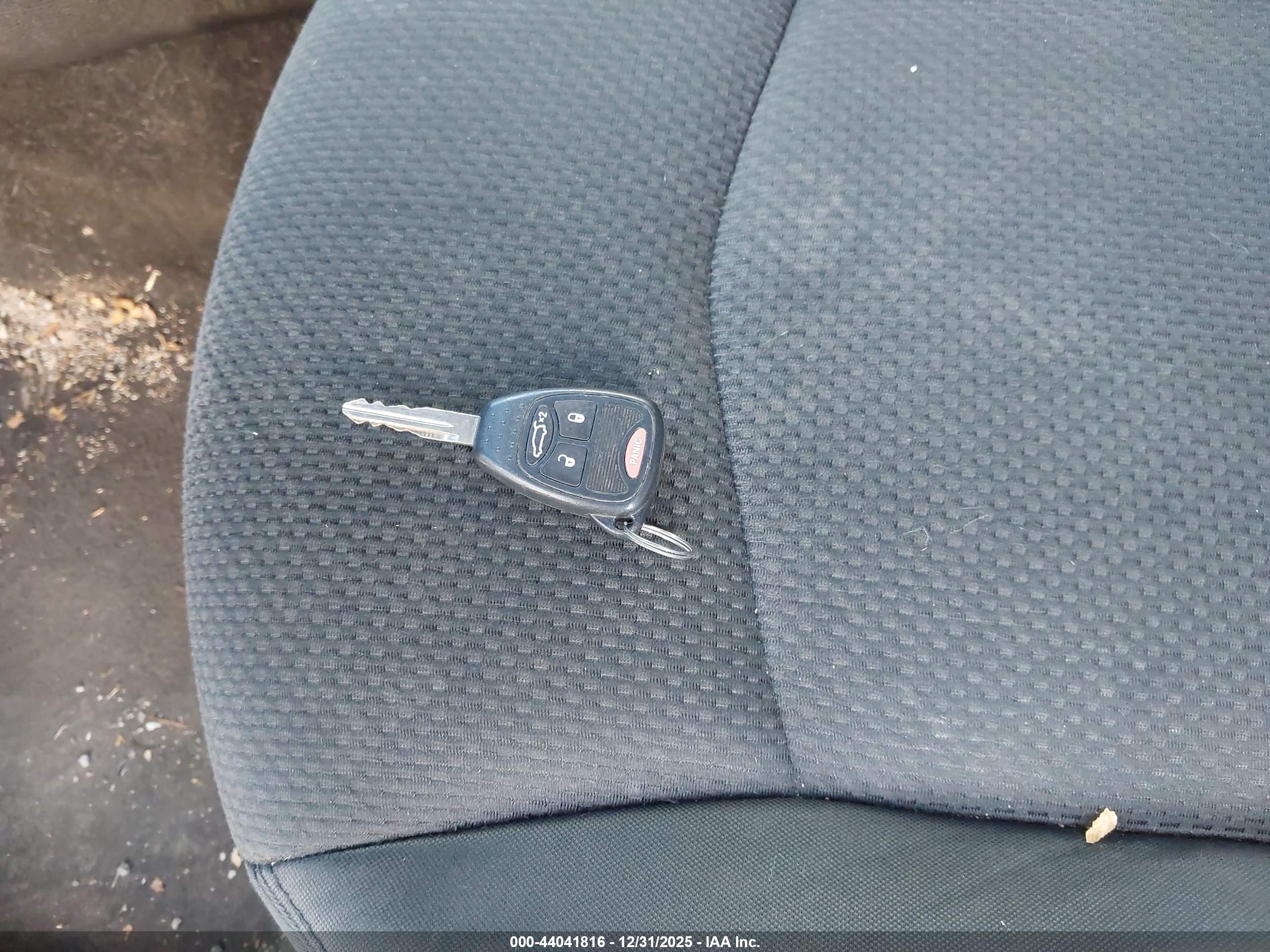 CHRYSLER 200 image 11