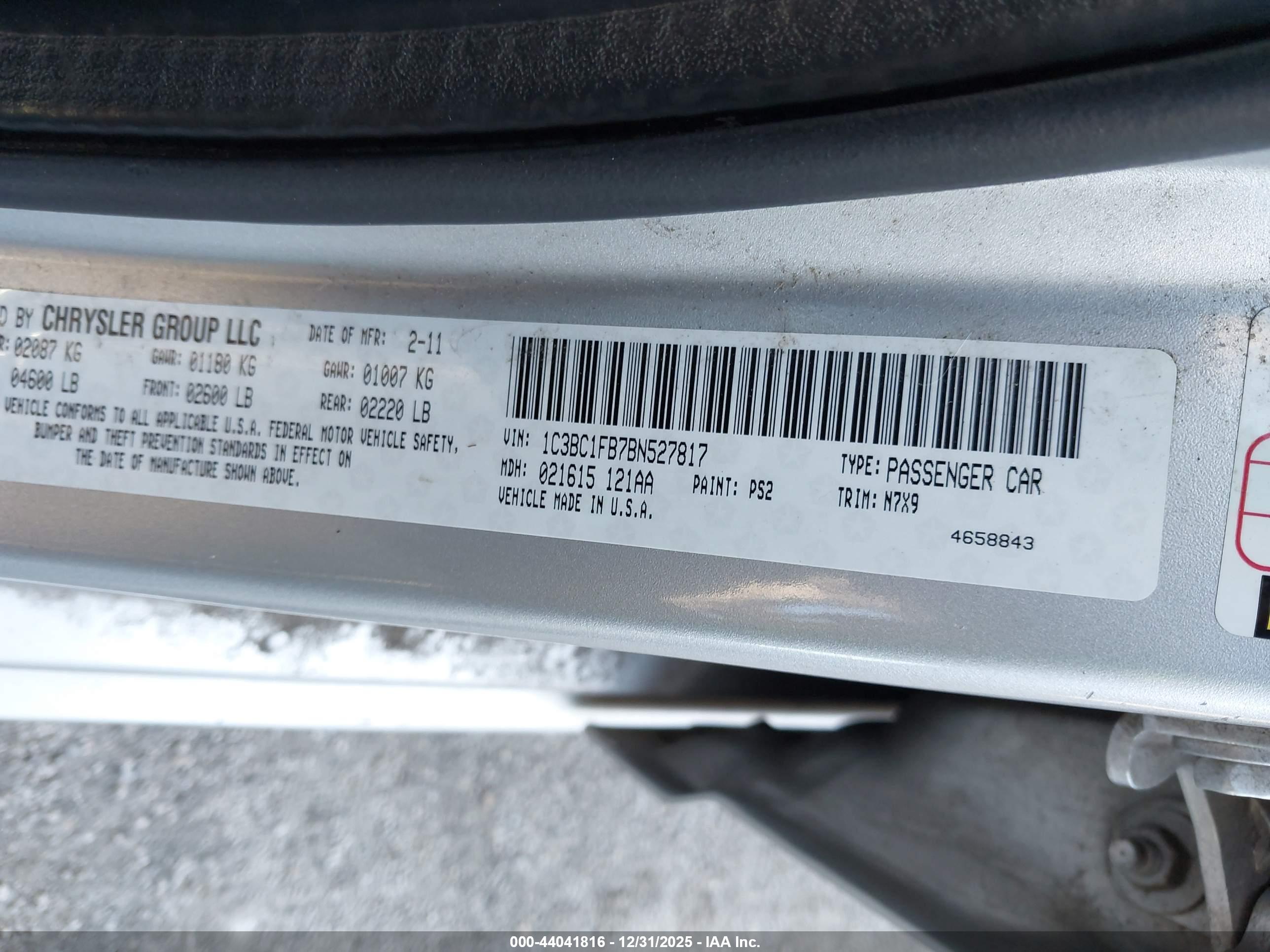 CHRYSLER 200 image 9