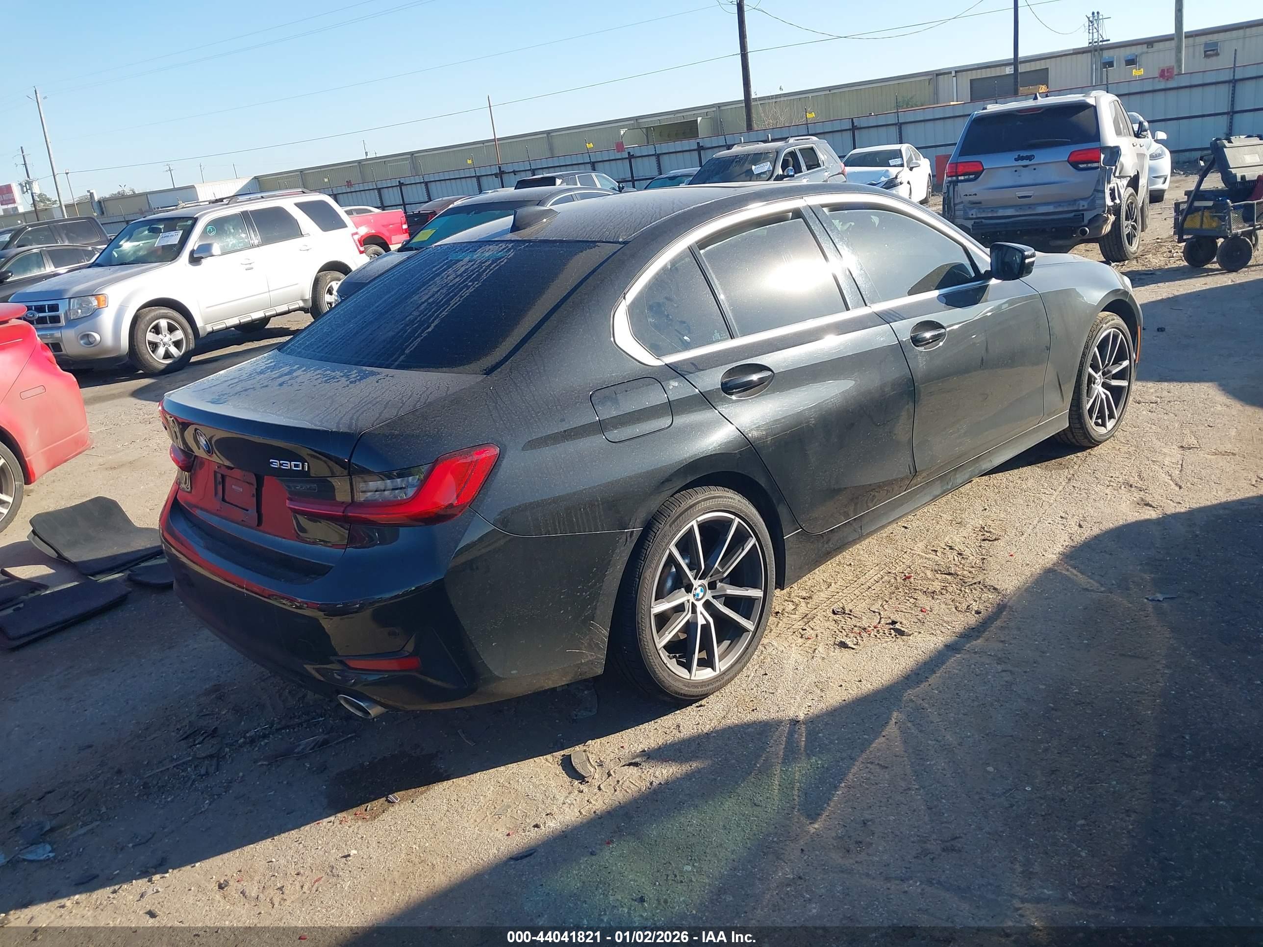 BMW 330I image 4