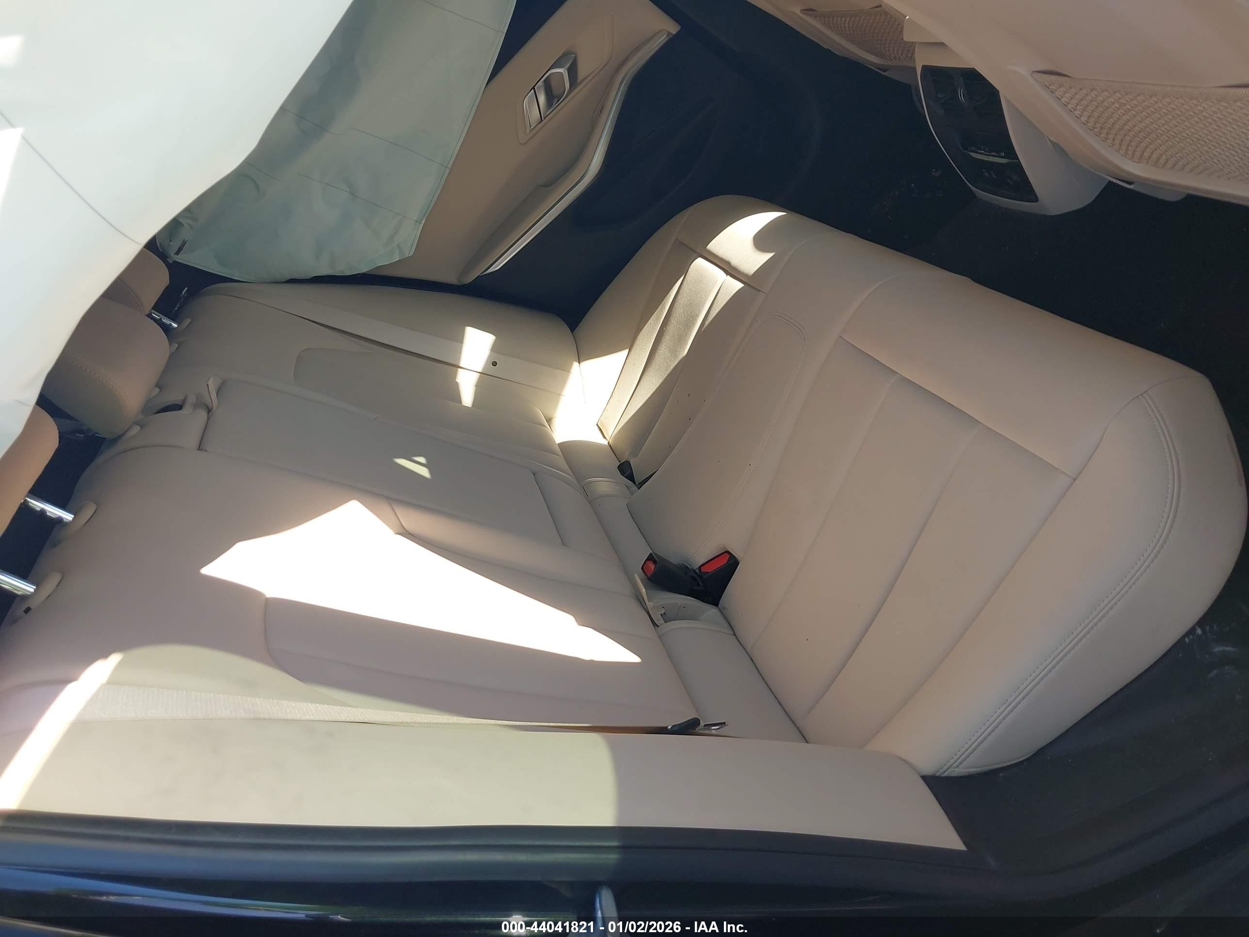 BMW 330I image 8