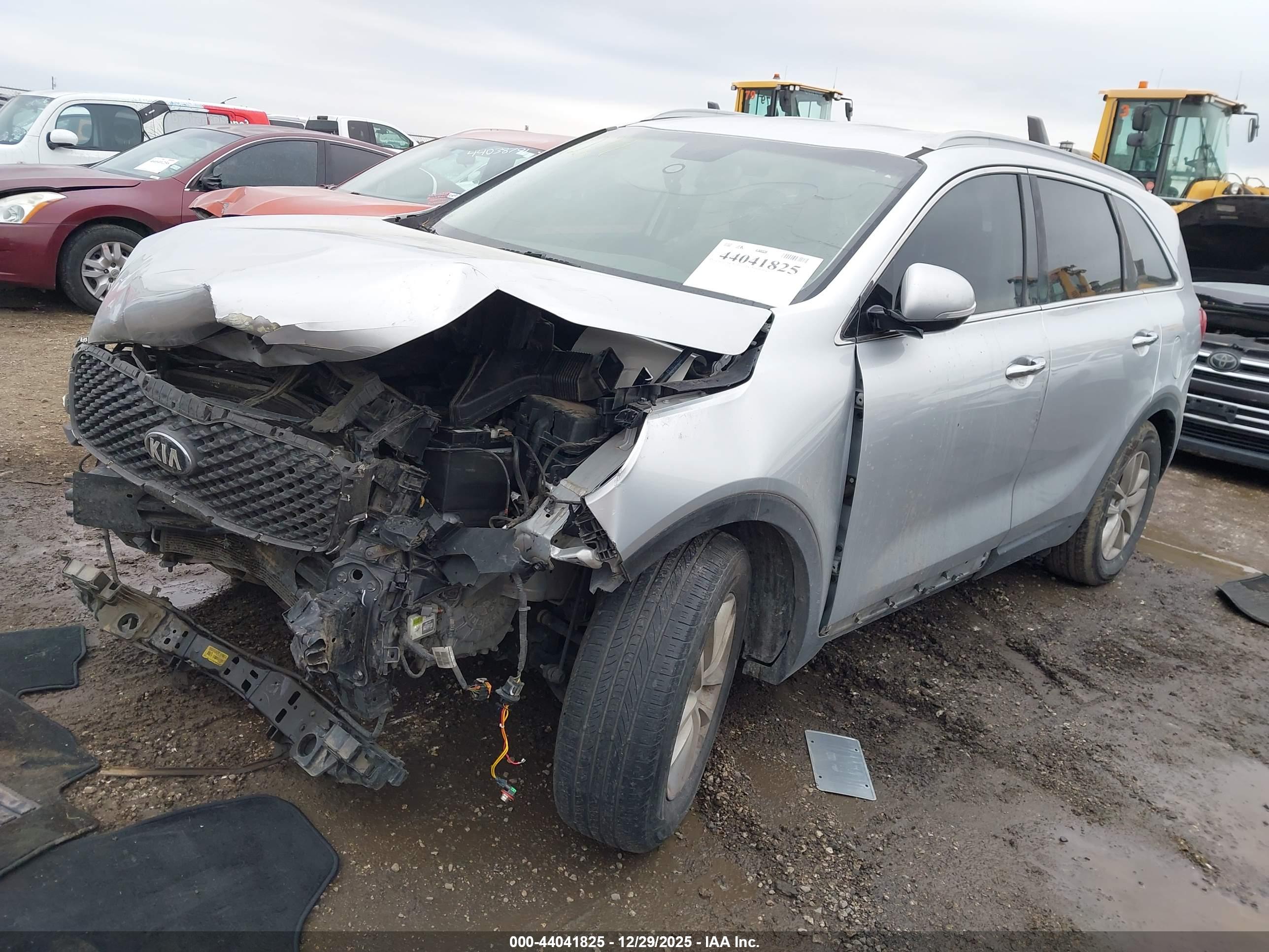 KIA SORENTO image 2