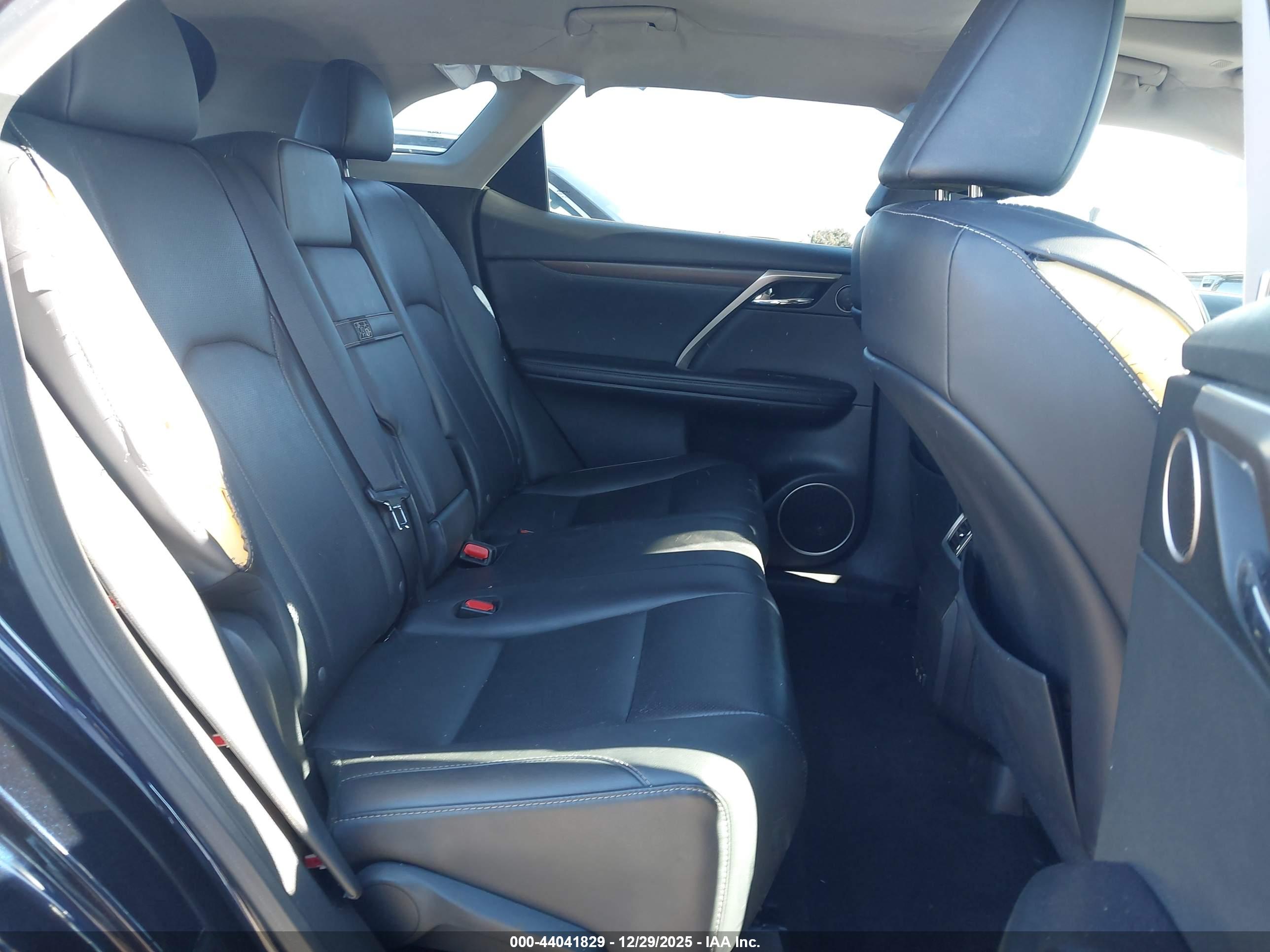 LEXUS RX image 8