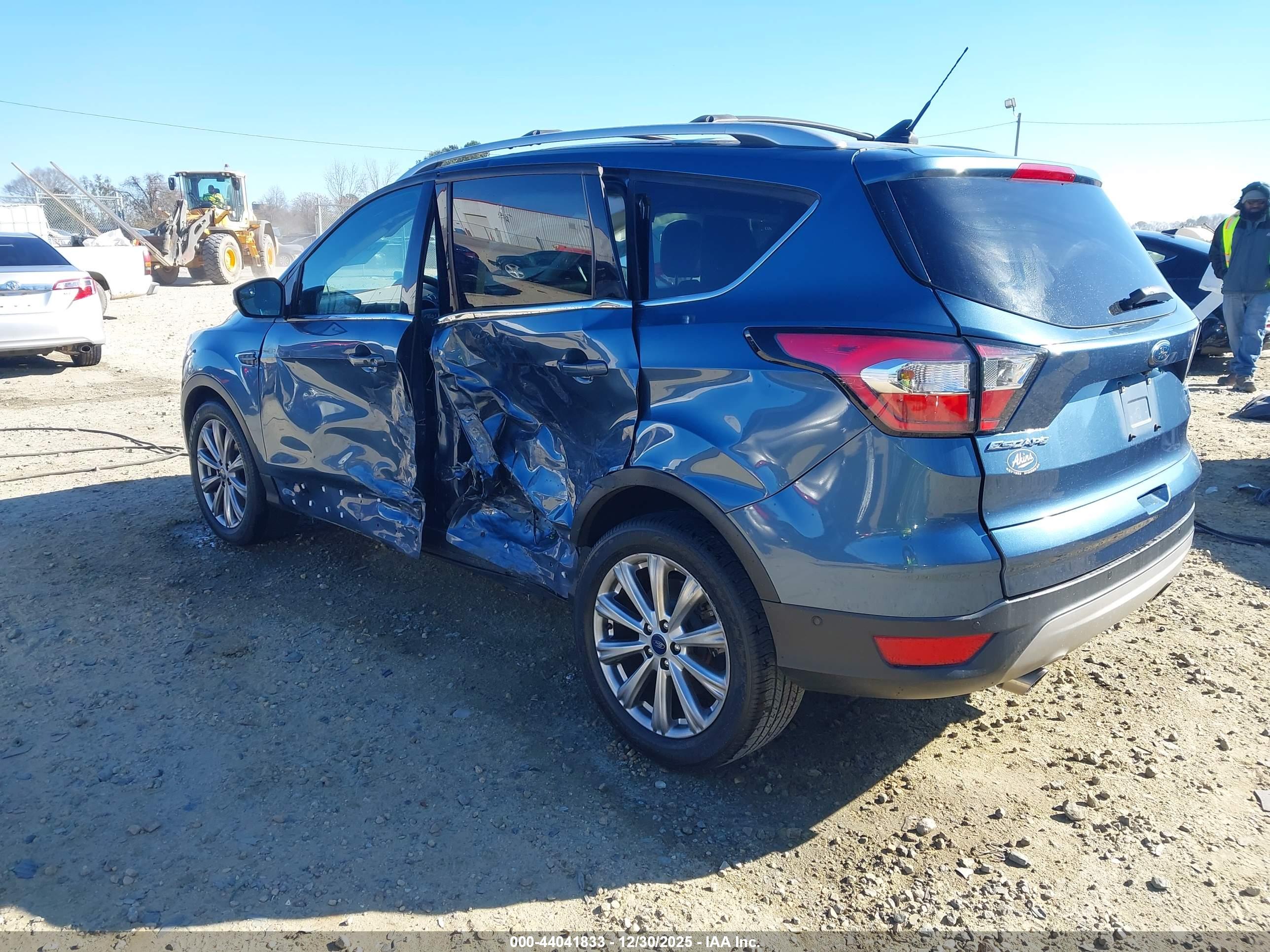 FORD ESCAPE image 3