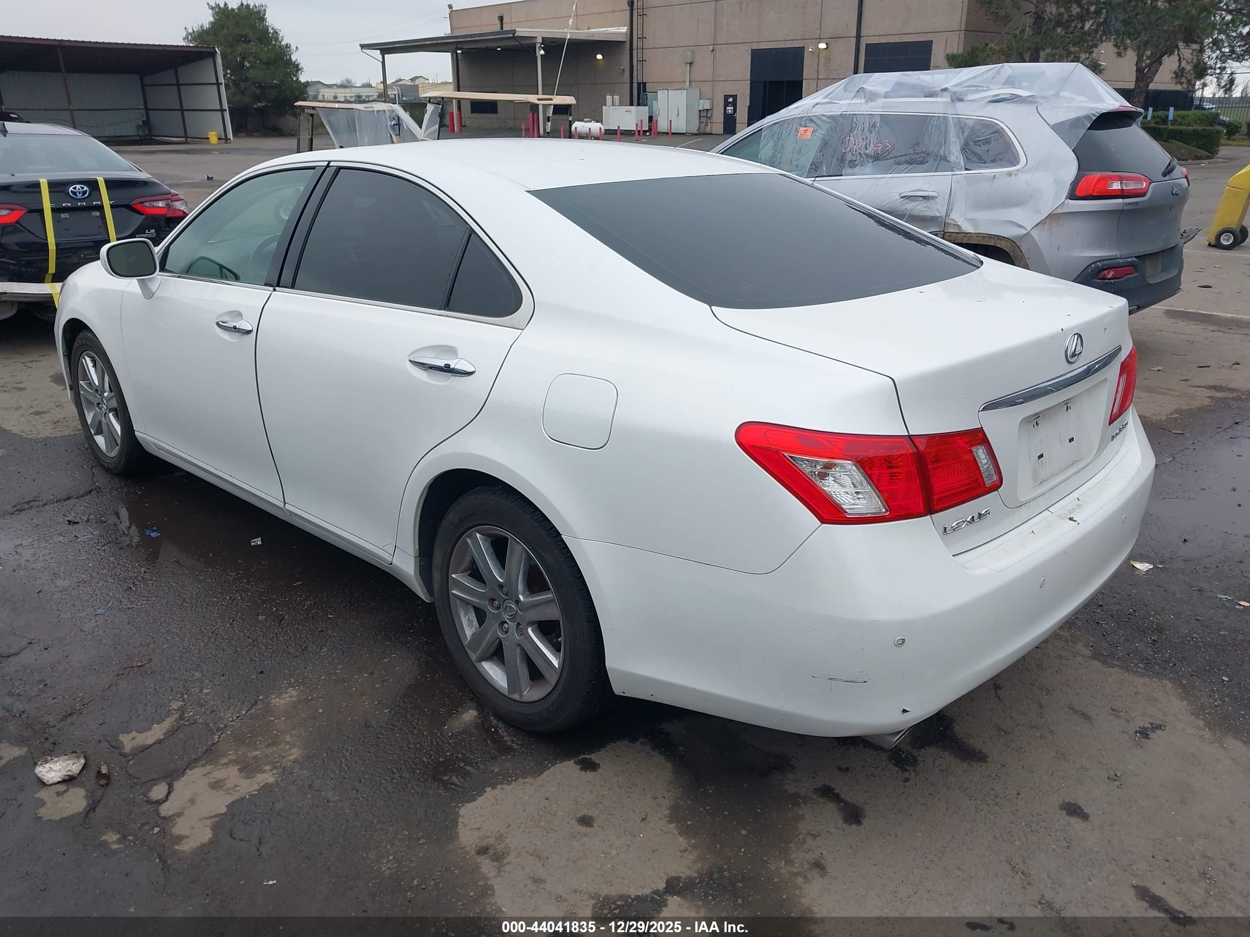 LEXUS ES image 3