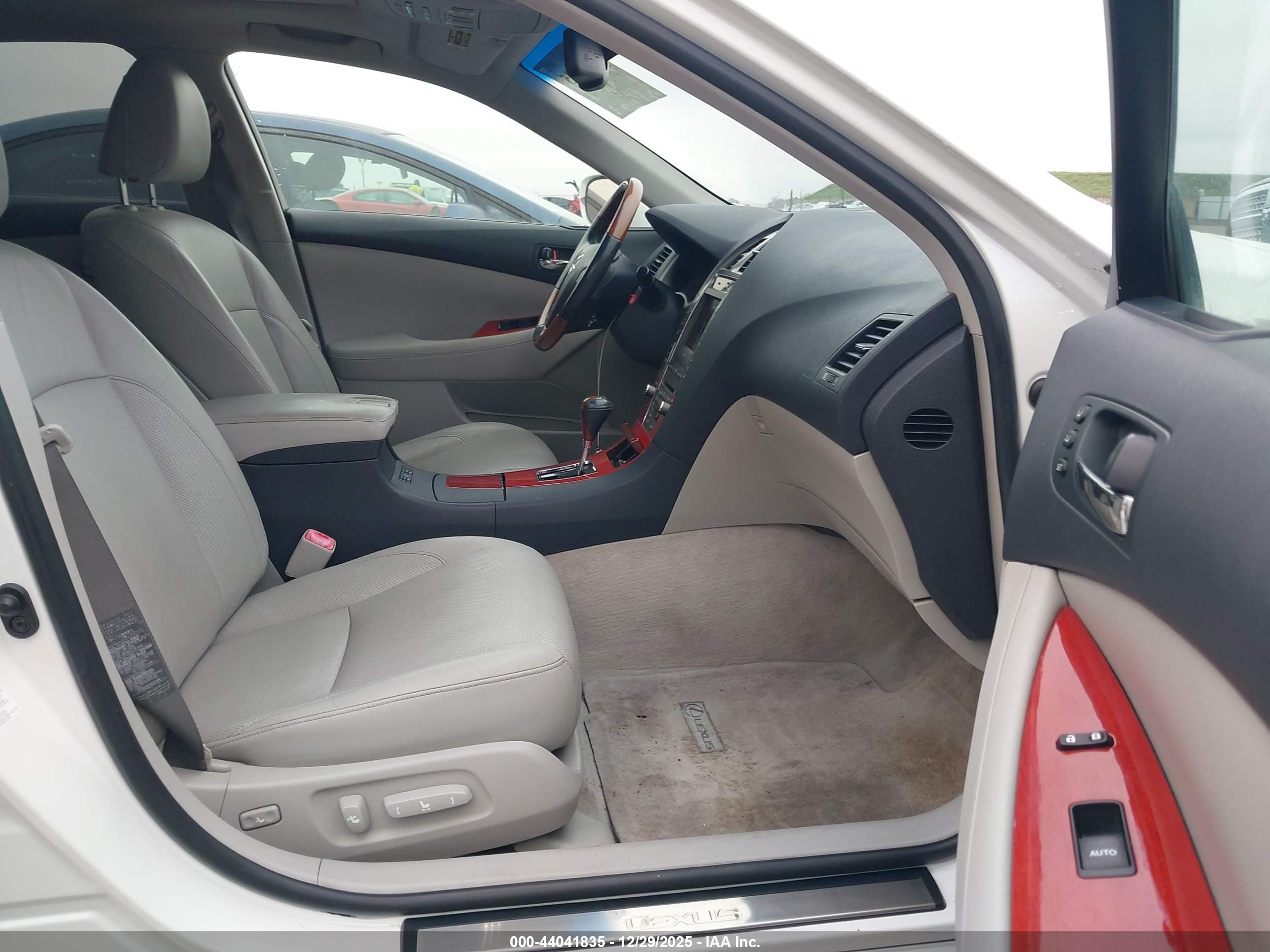 LEXUS ES image 5