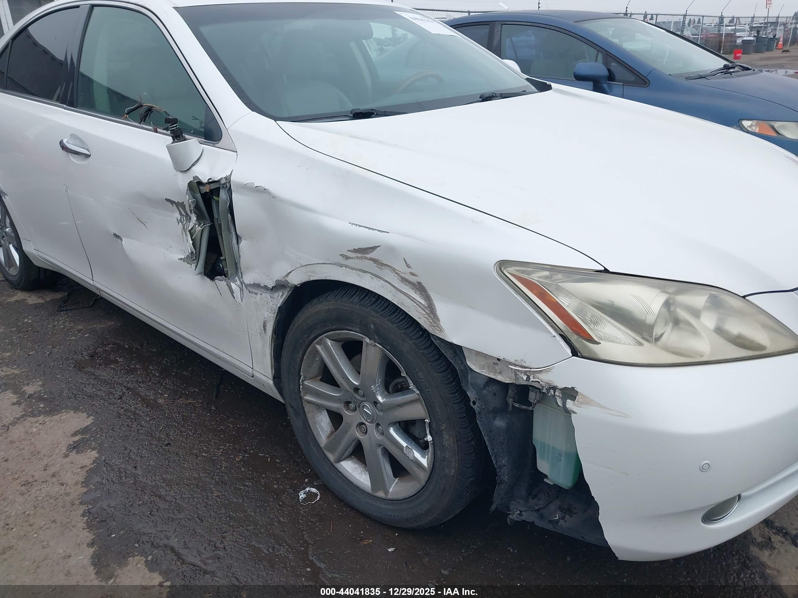 LEXUS ES image 6