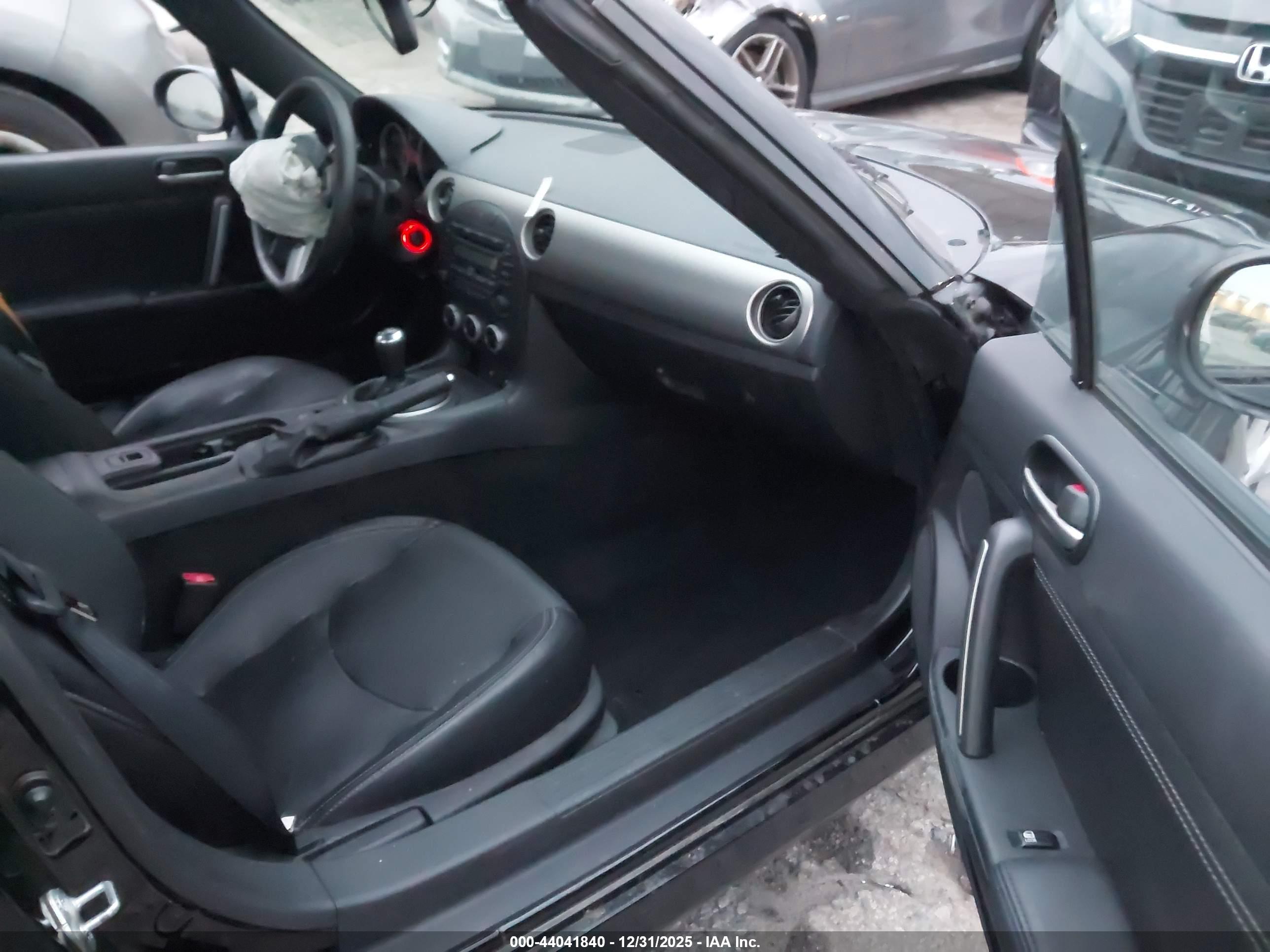 MAZDA MX-5 image 5