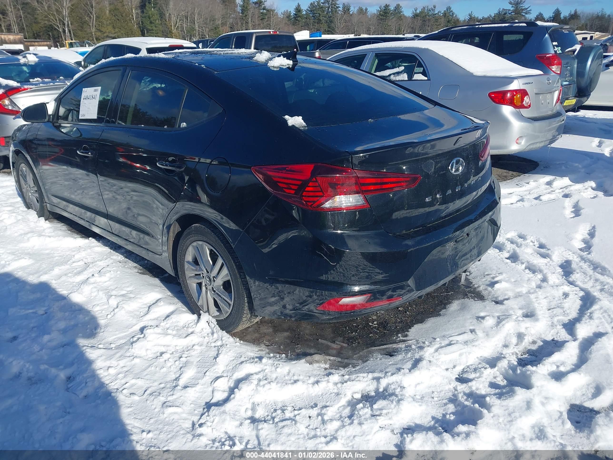 HYUNDAI ELANTRA image 3
