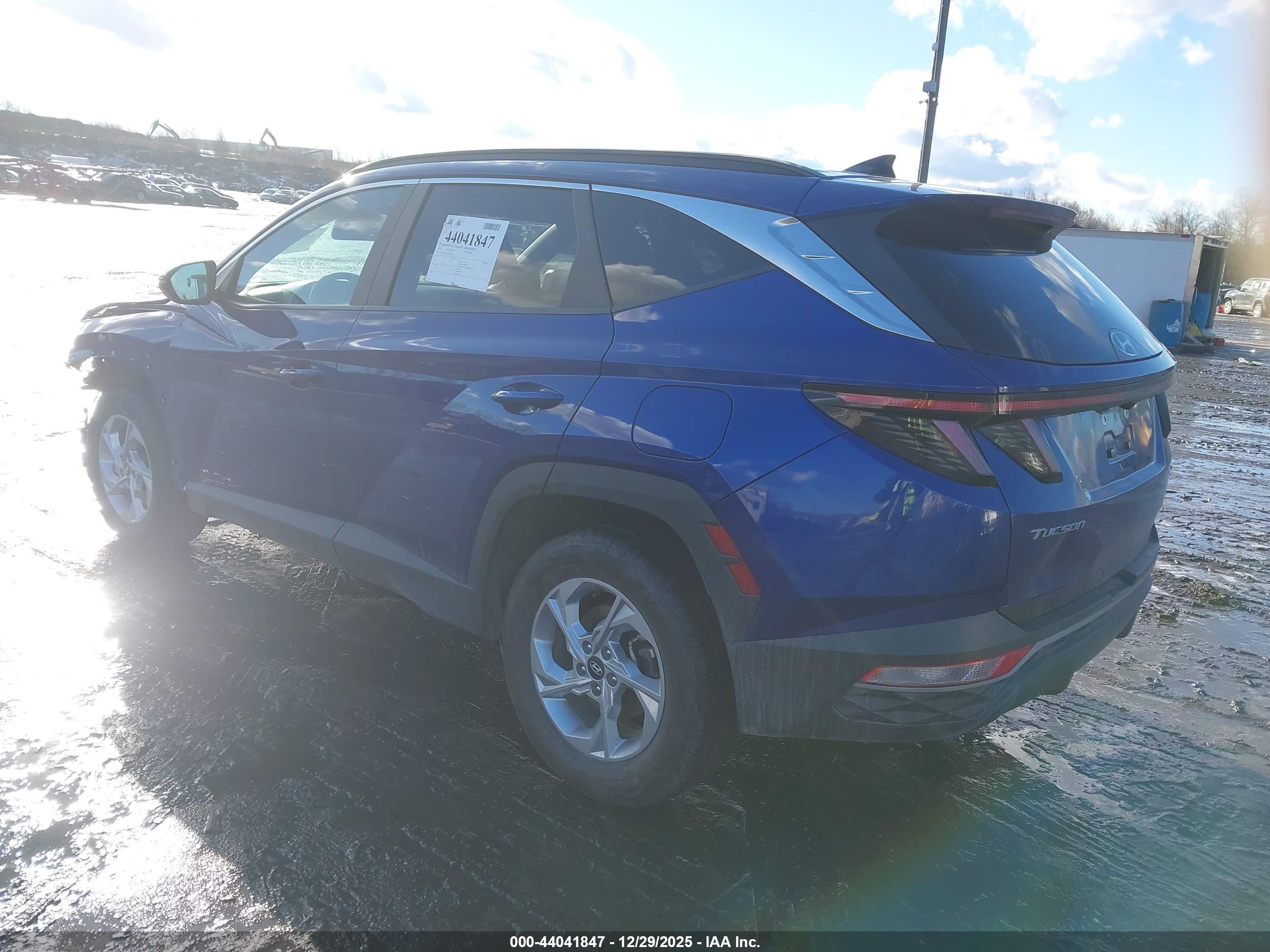 HYUNDAI TUCSON image 3