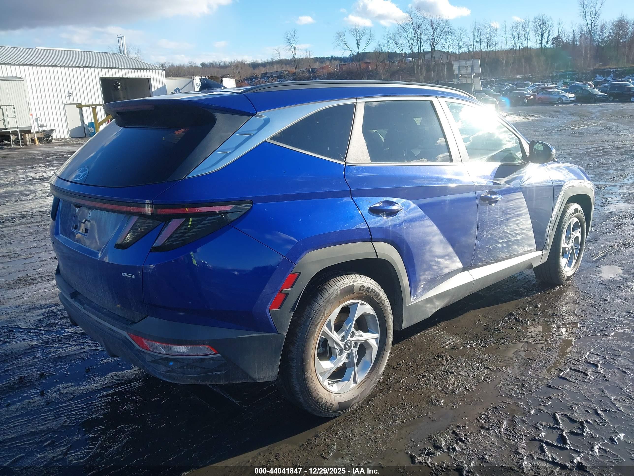 HYUNDAI TUCSON image 4